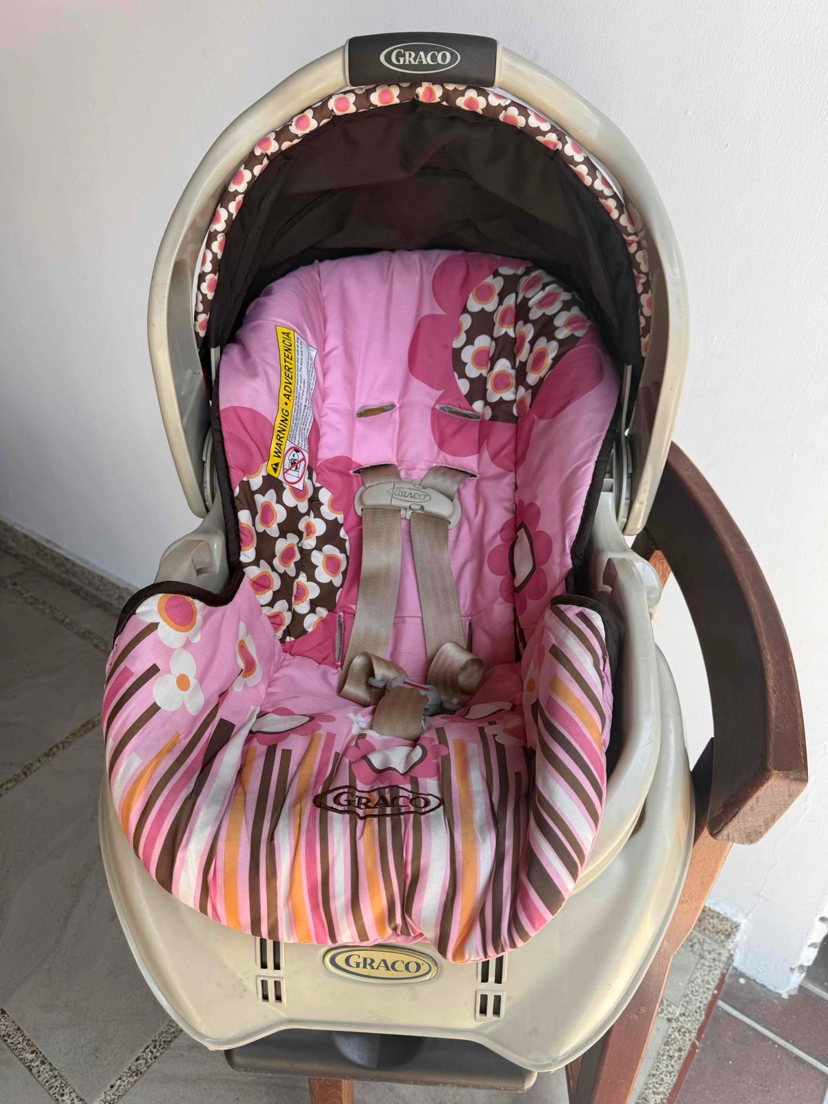 Silla para carro Graco rosa con estampado floral, foto 3 de 3