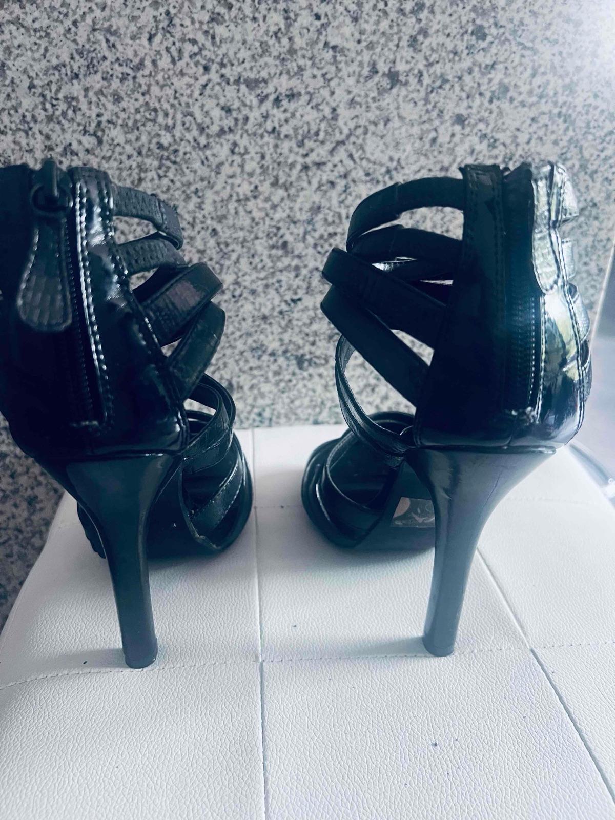 Sandalias tacón alto negras, foto 6 de 8