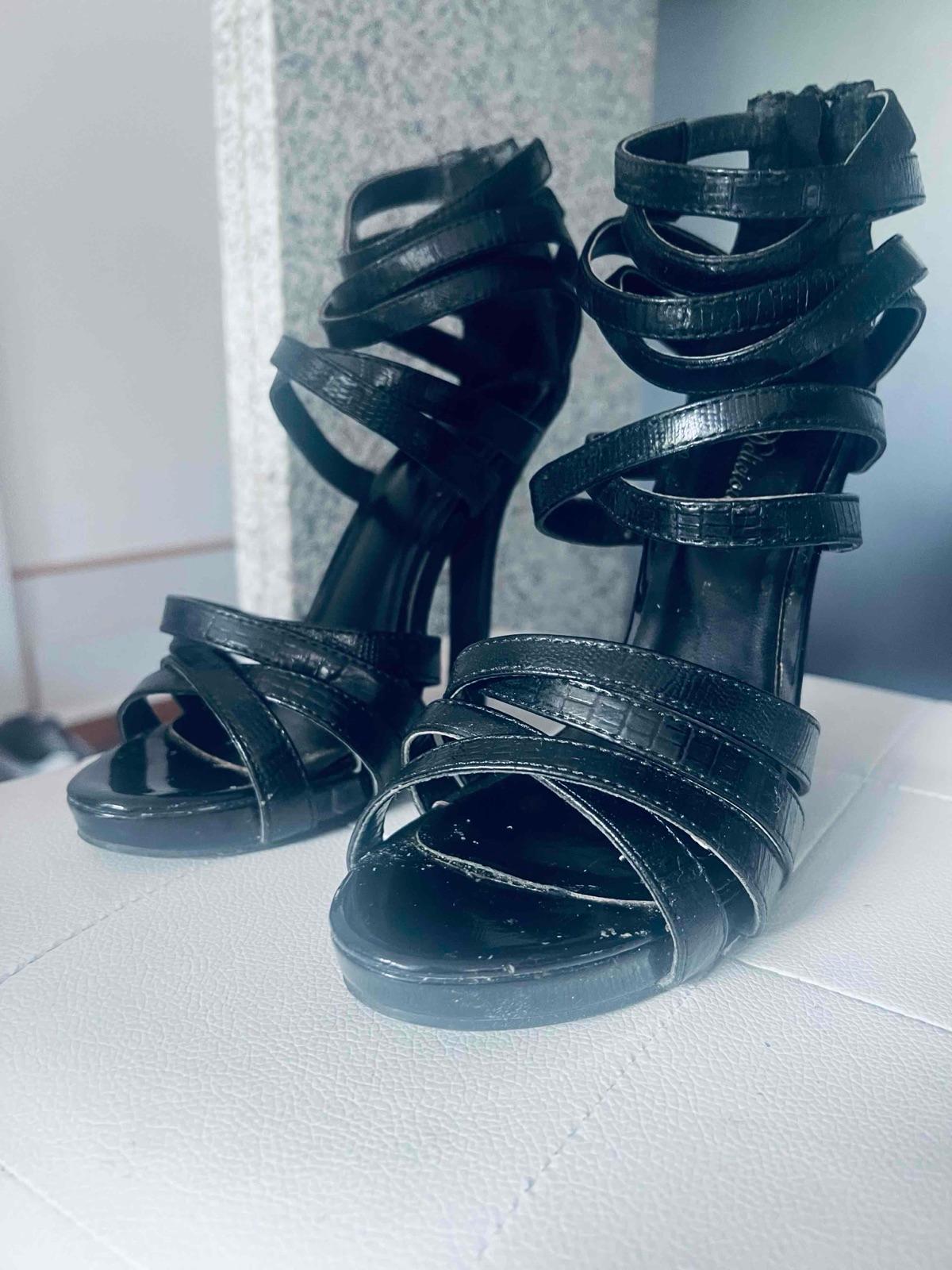 Sandalias tacón alto negras, foto 2 de 8