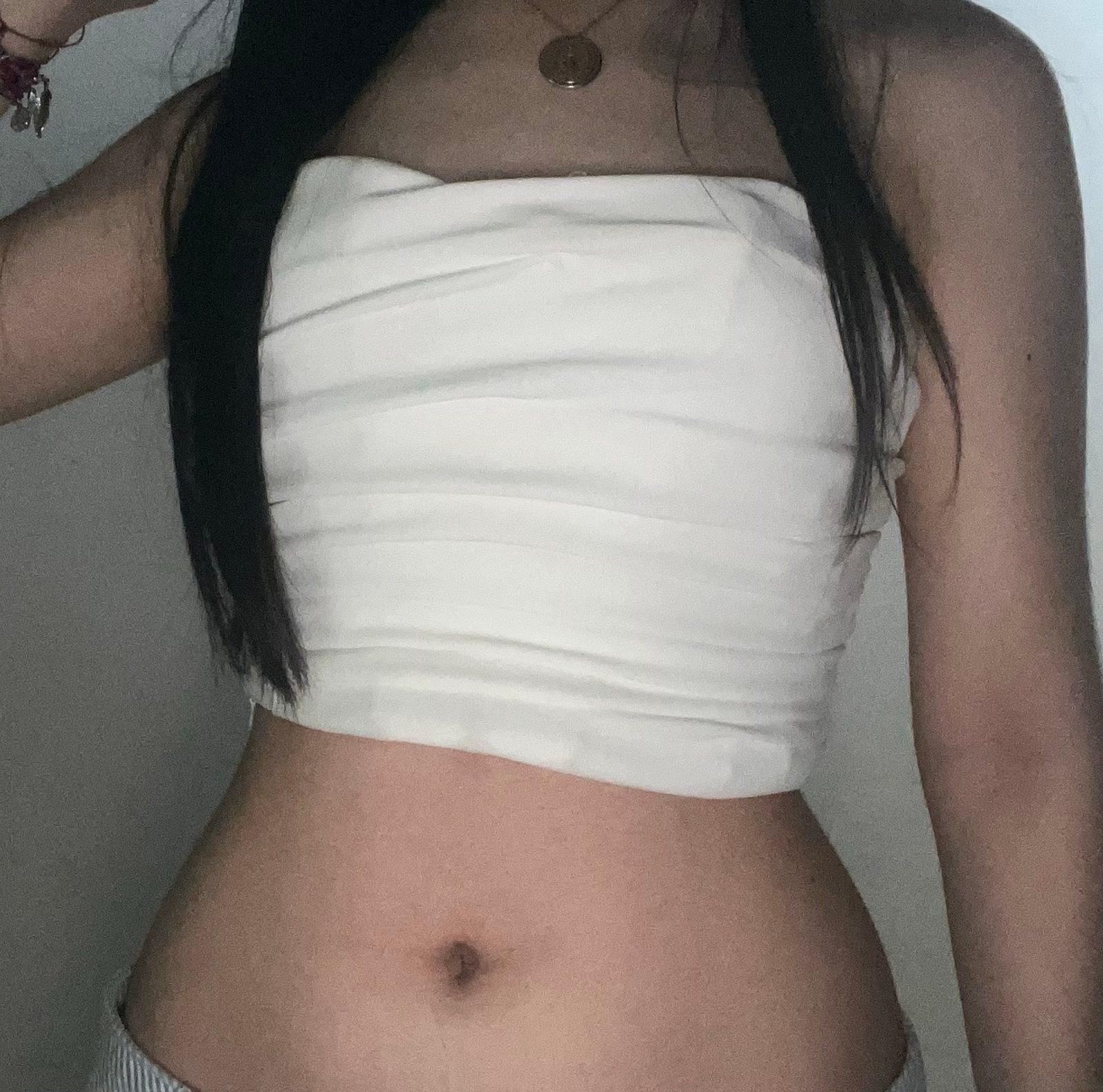 Top blanco strapless tipo bustier con varillas, foto 3 de 3