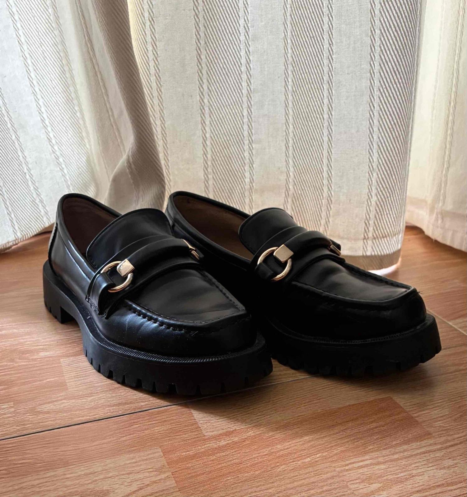 Zapatos Mocasines Negros Con Plataforma, foto 2 de 5
