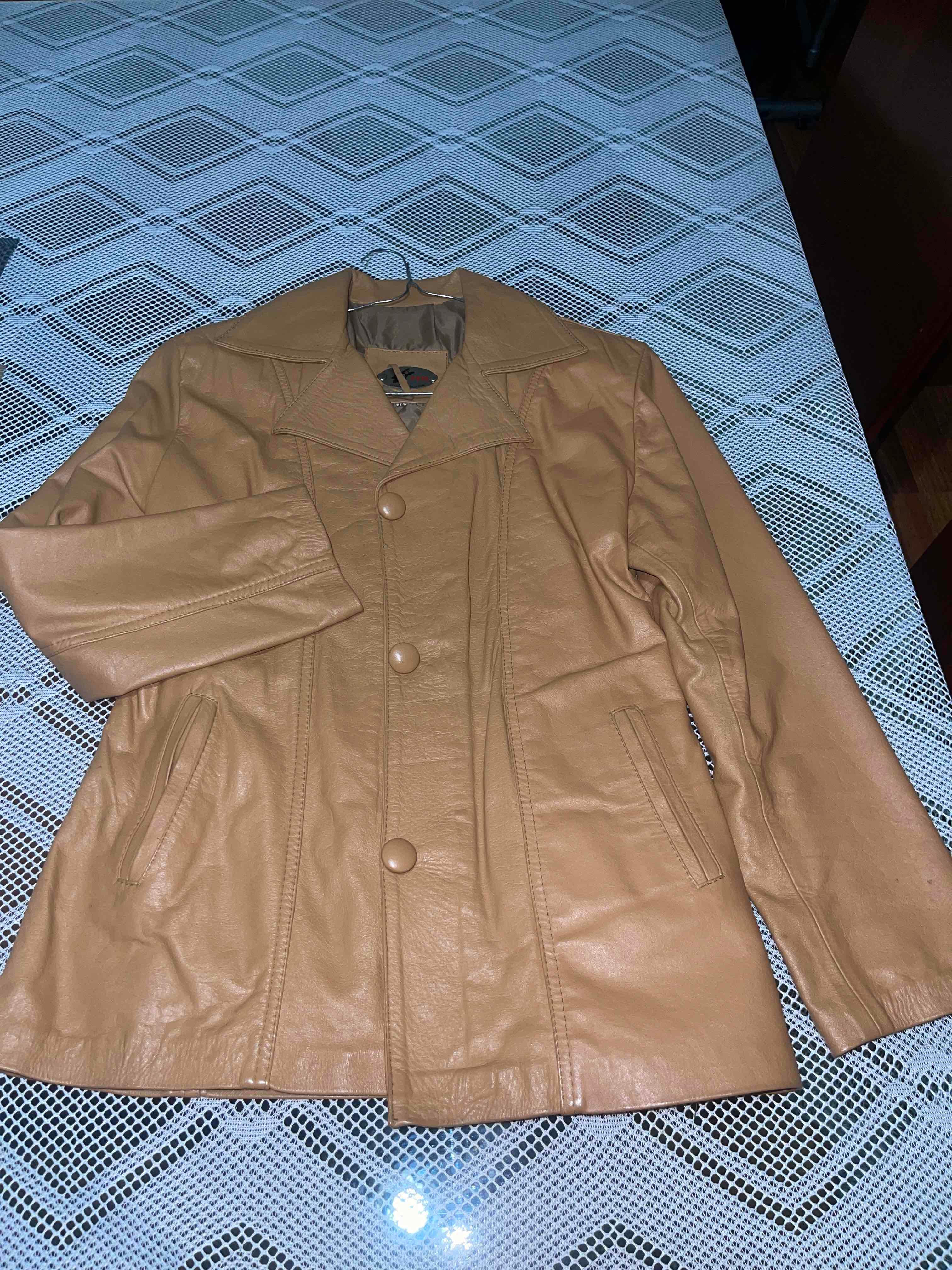 Chaqueta de cuero, foto 2 de 5