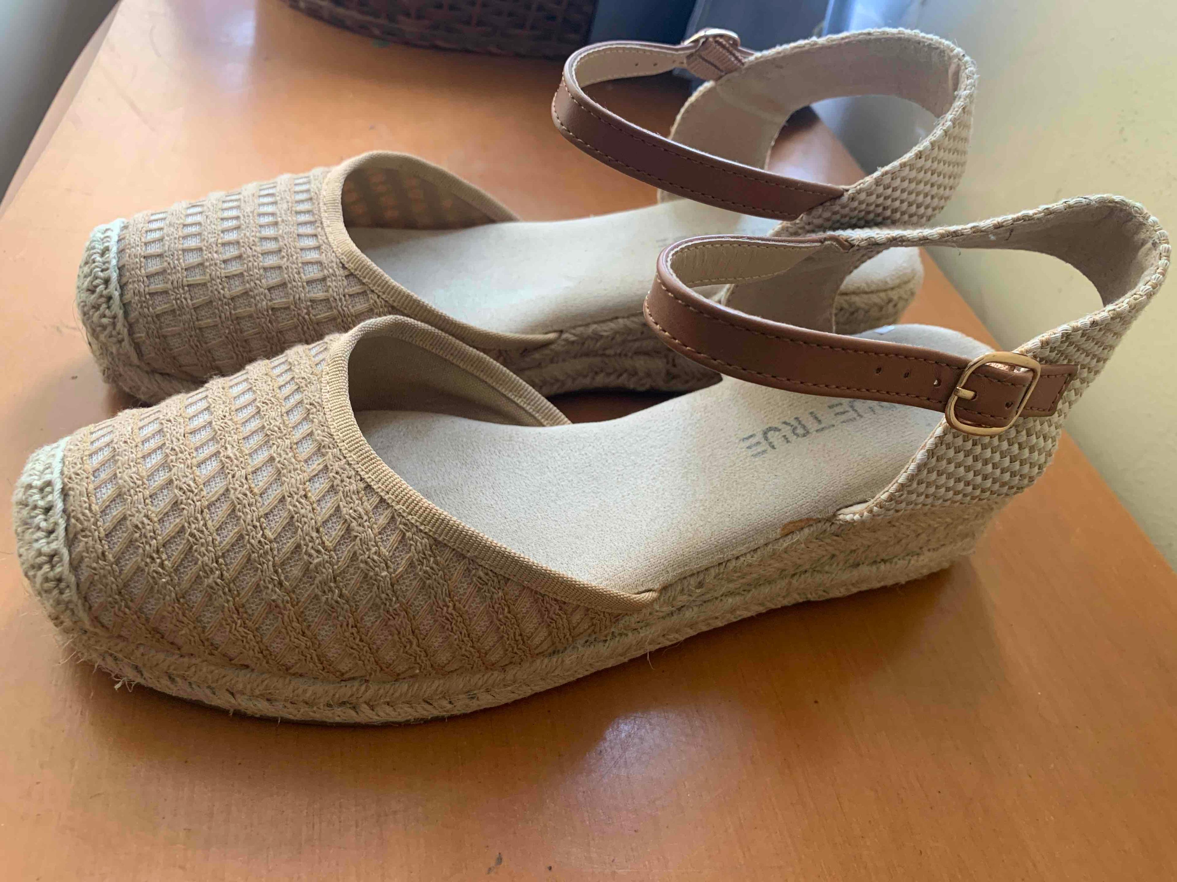 Sandalias de cuña, foto 4 de 4