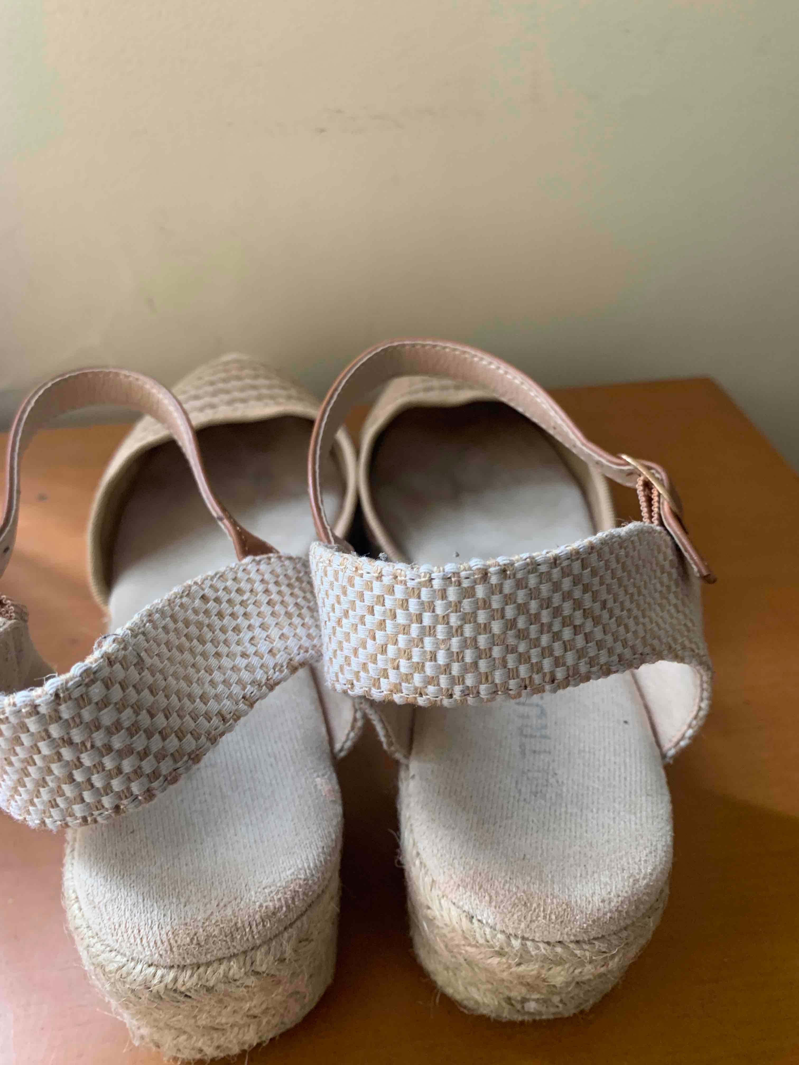Sandalias de cuña, foto 3 de 4