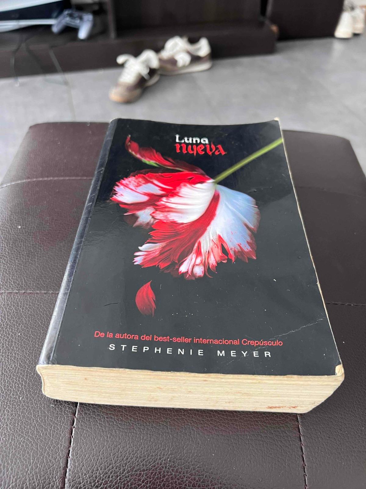 Libro Luna Nueva - Crepúsculo Stephenie Meyer, foto 2 de 5
