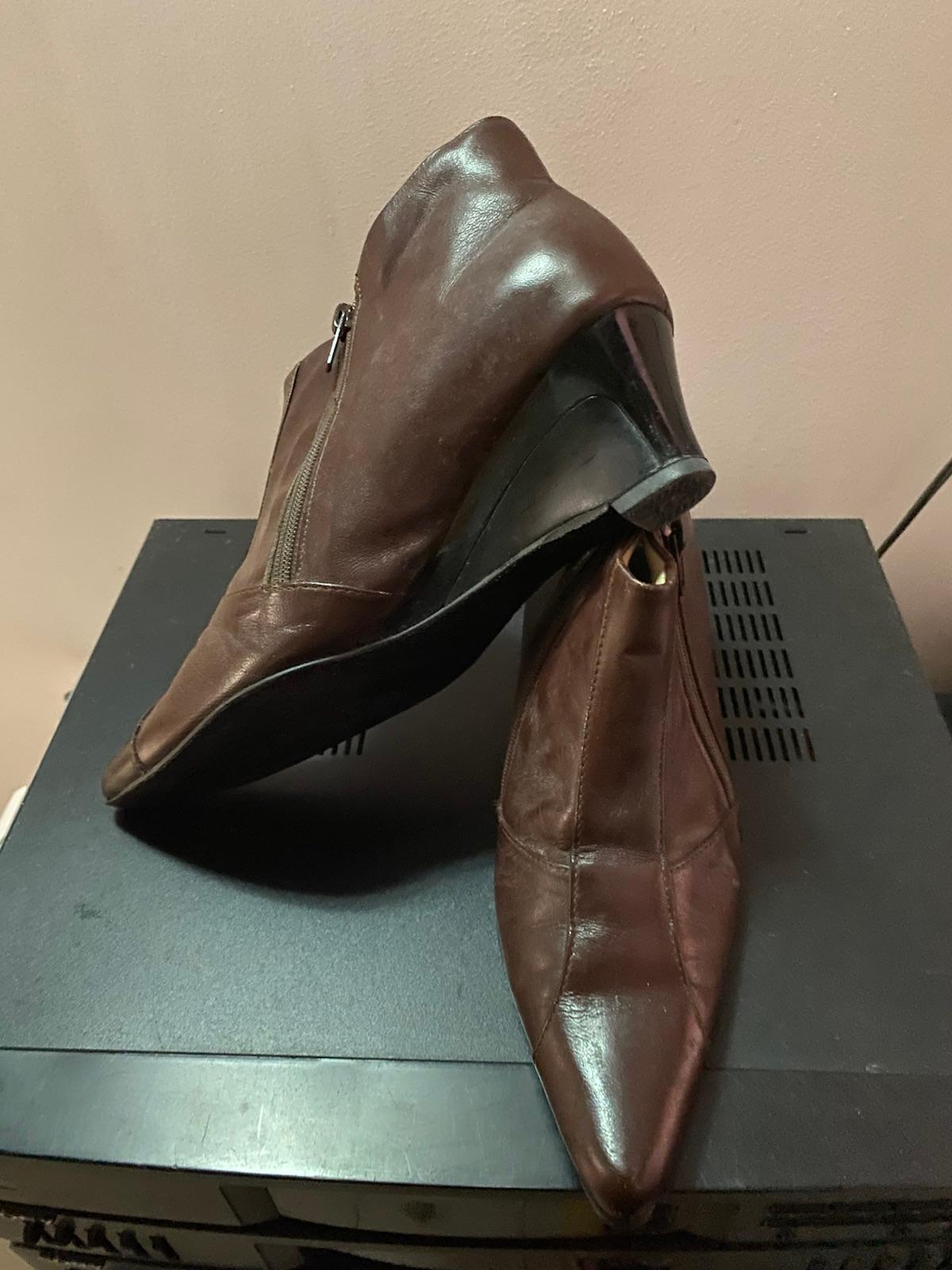 Botines de tacón marrón para mujer, foto 2 de 3