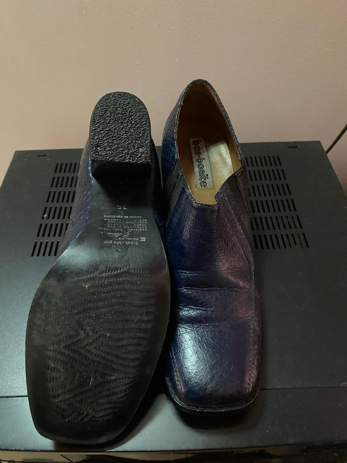 Zapatos de tacón azul oscuro para mujer, foto 2 de 2