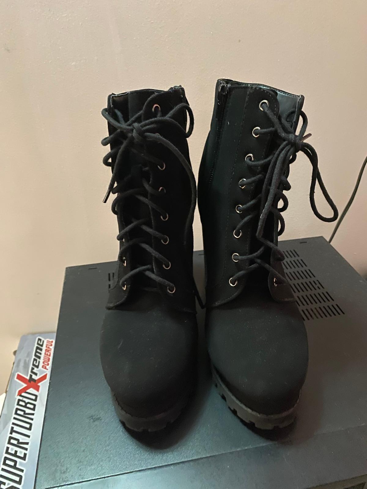 Botines negros de tacón alto con cordones, foto 3 de 3