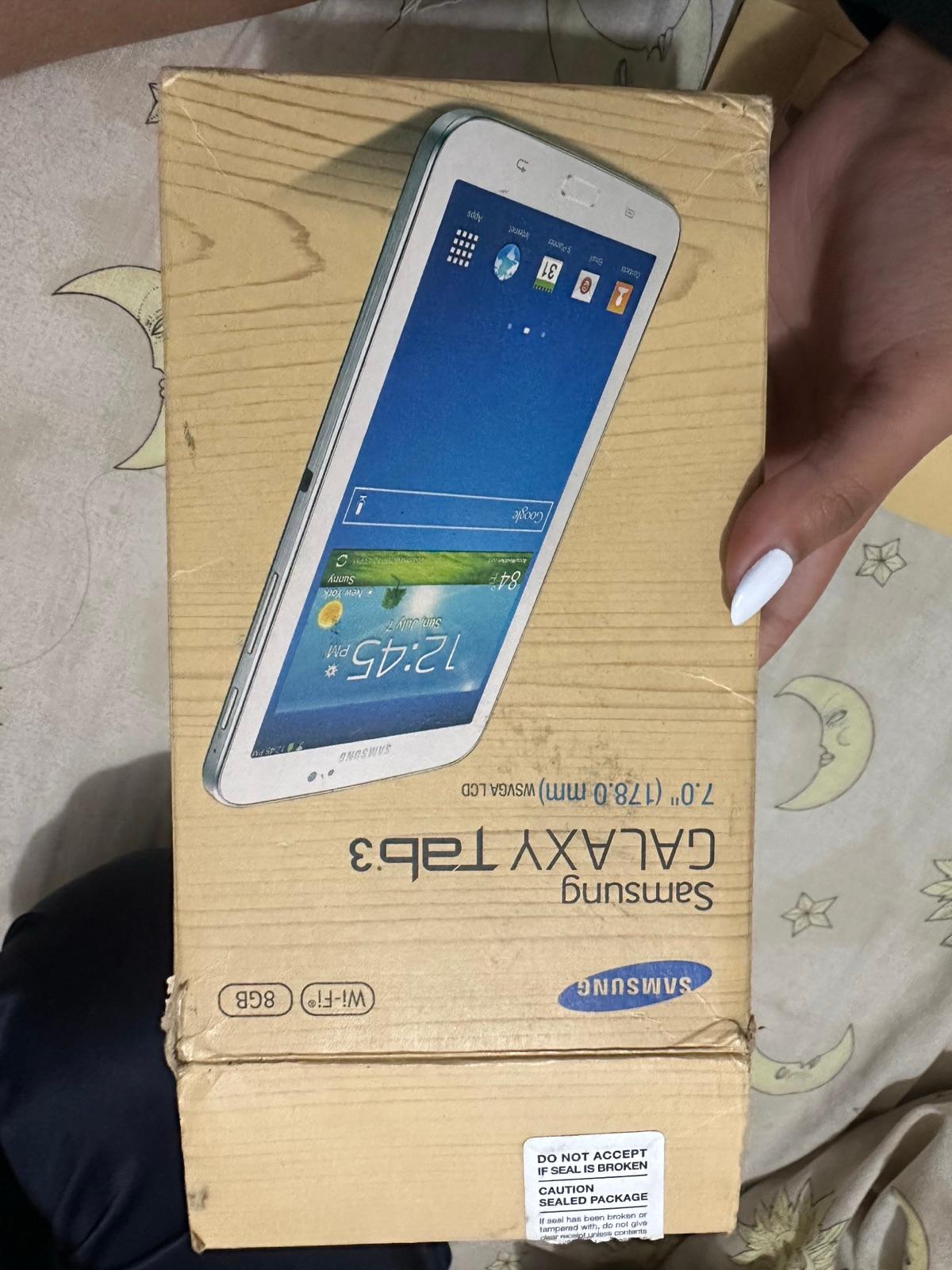 Tablet Samsung blanca, foto 3 de 4
