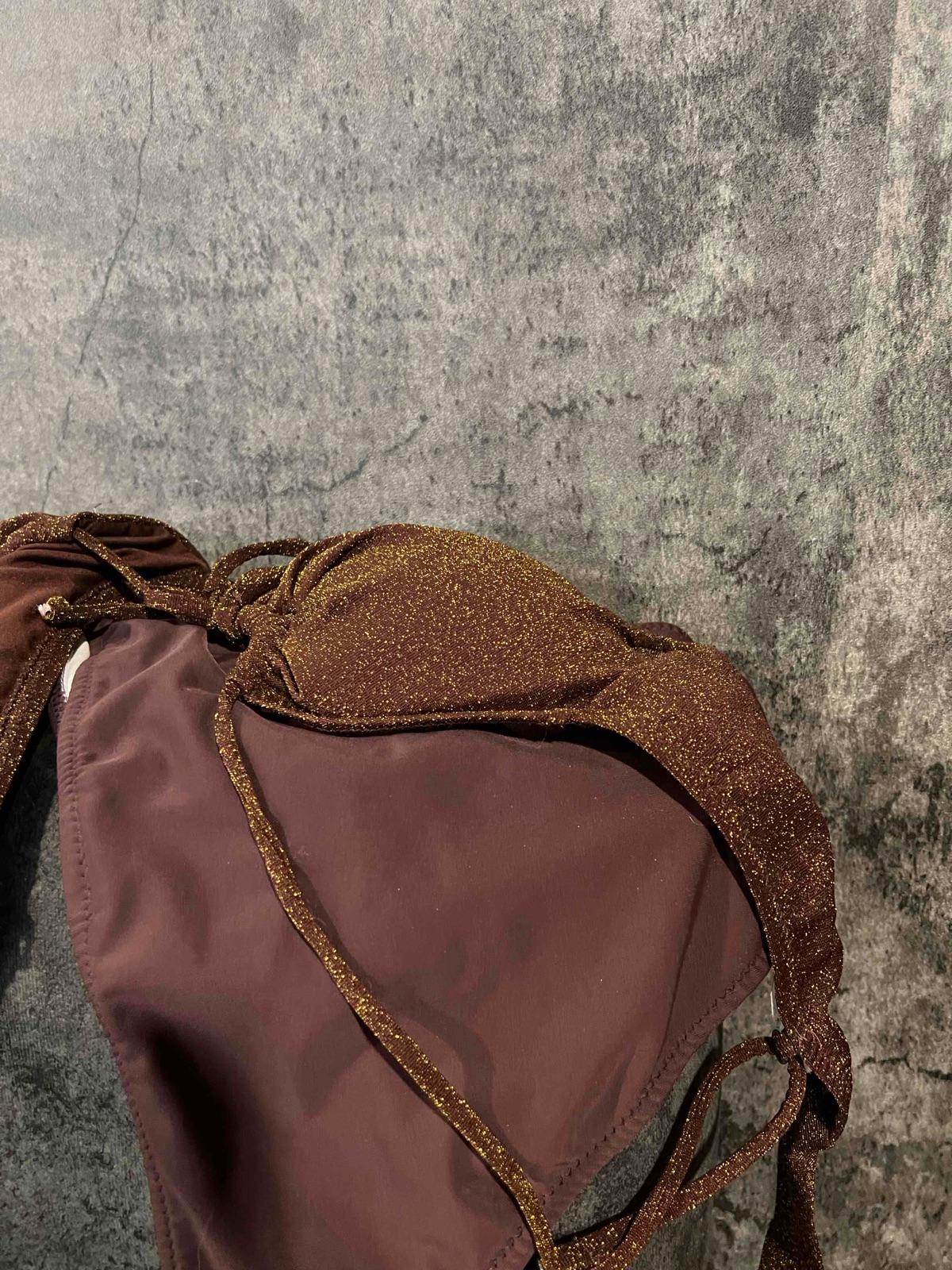 Traje de baño marrón con brillo de dos piezas, foto 2 de 4