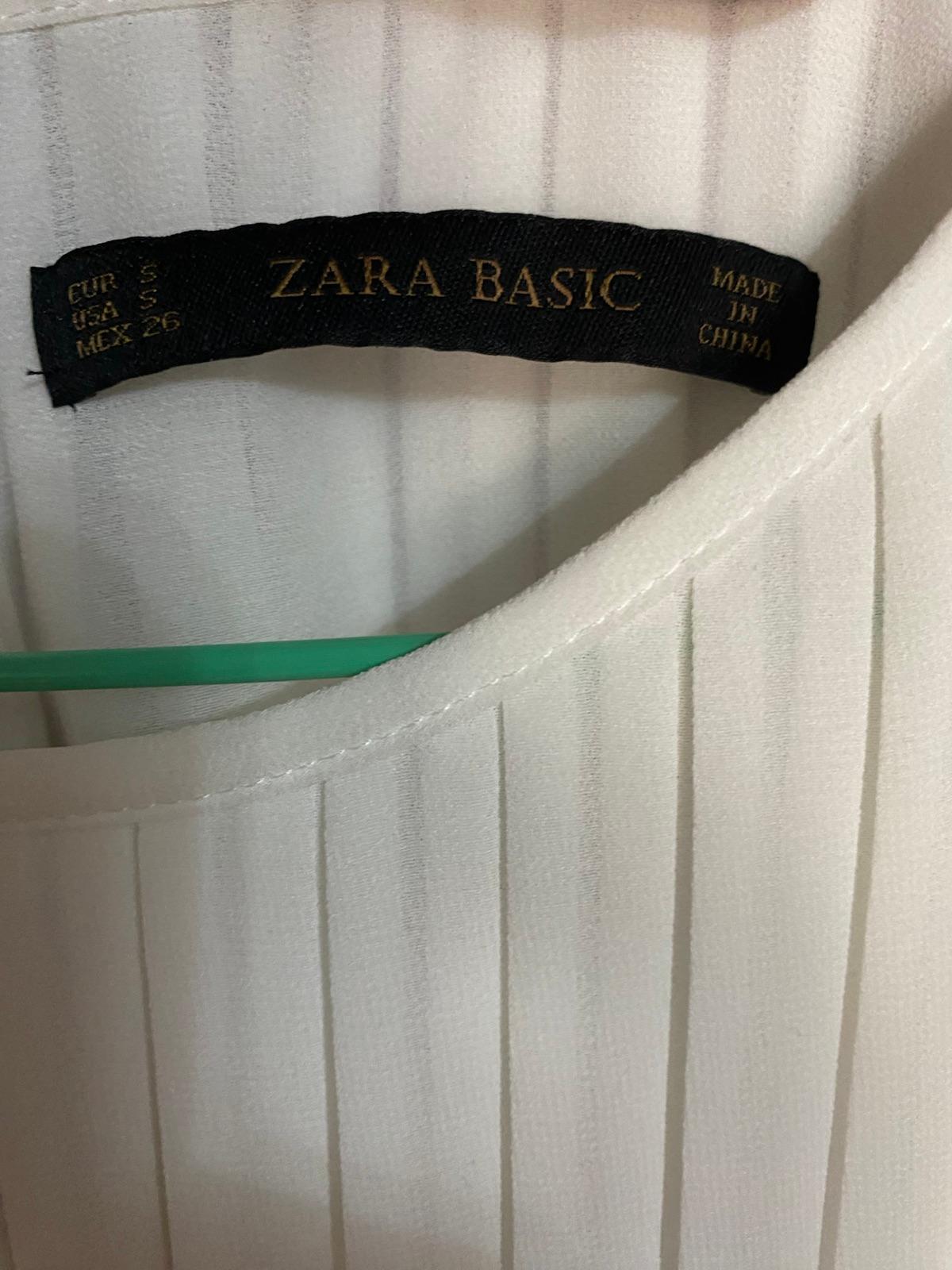 Blusa blanca plisada Zara Basic talla S, foto 3 de 3