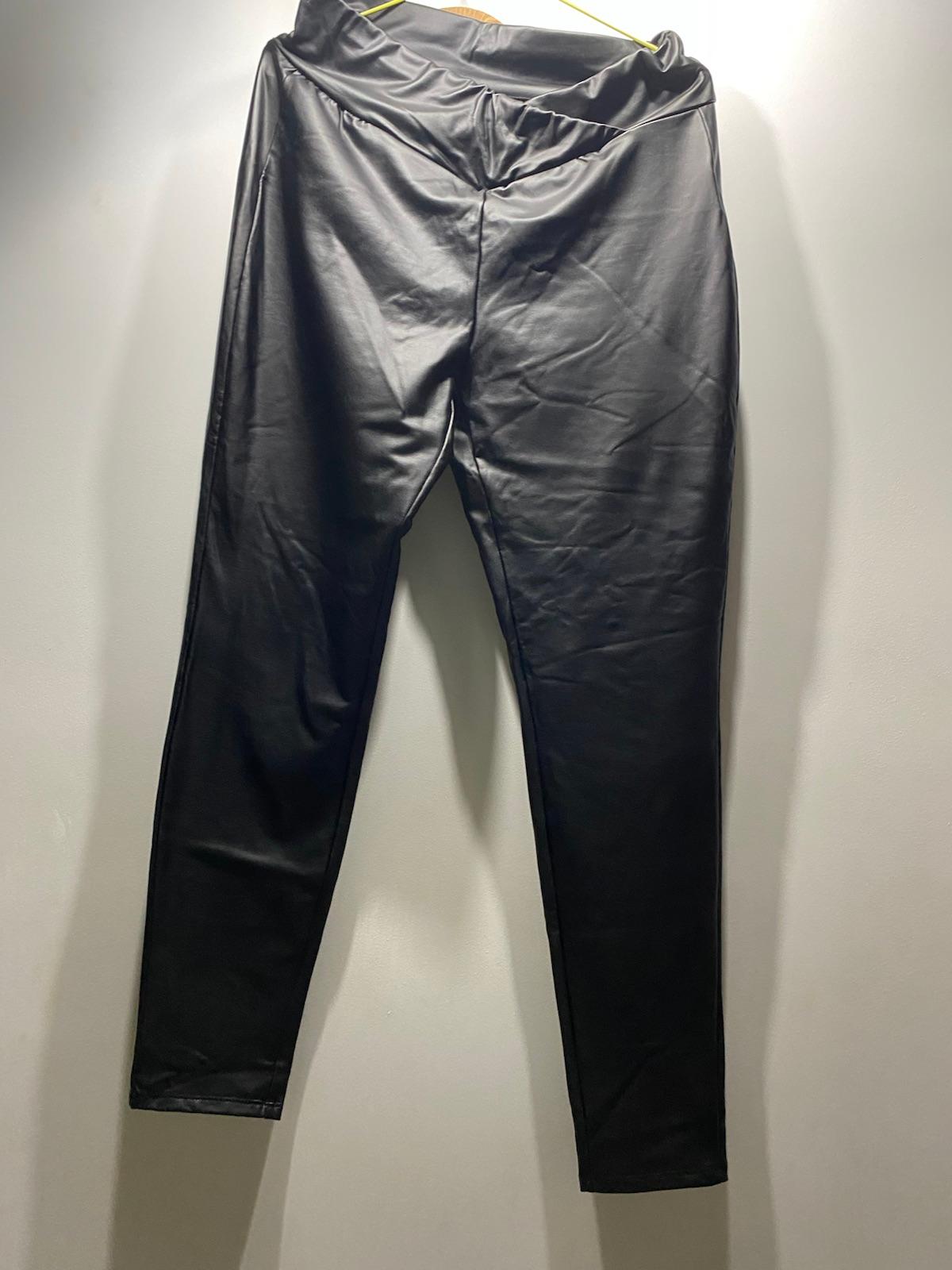 Pantalón efecto cuero negro, foto 3 de 3