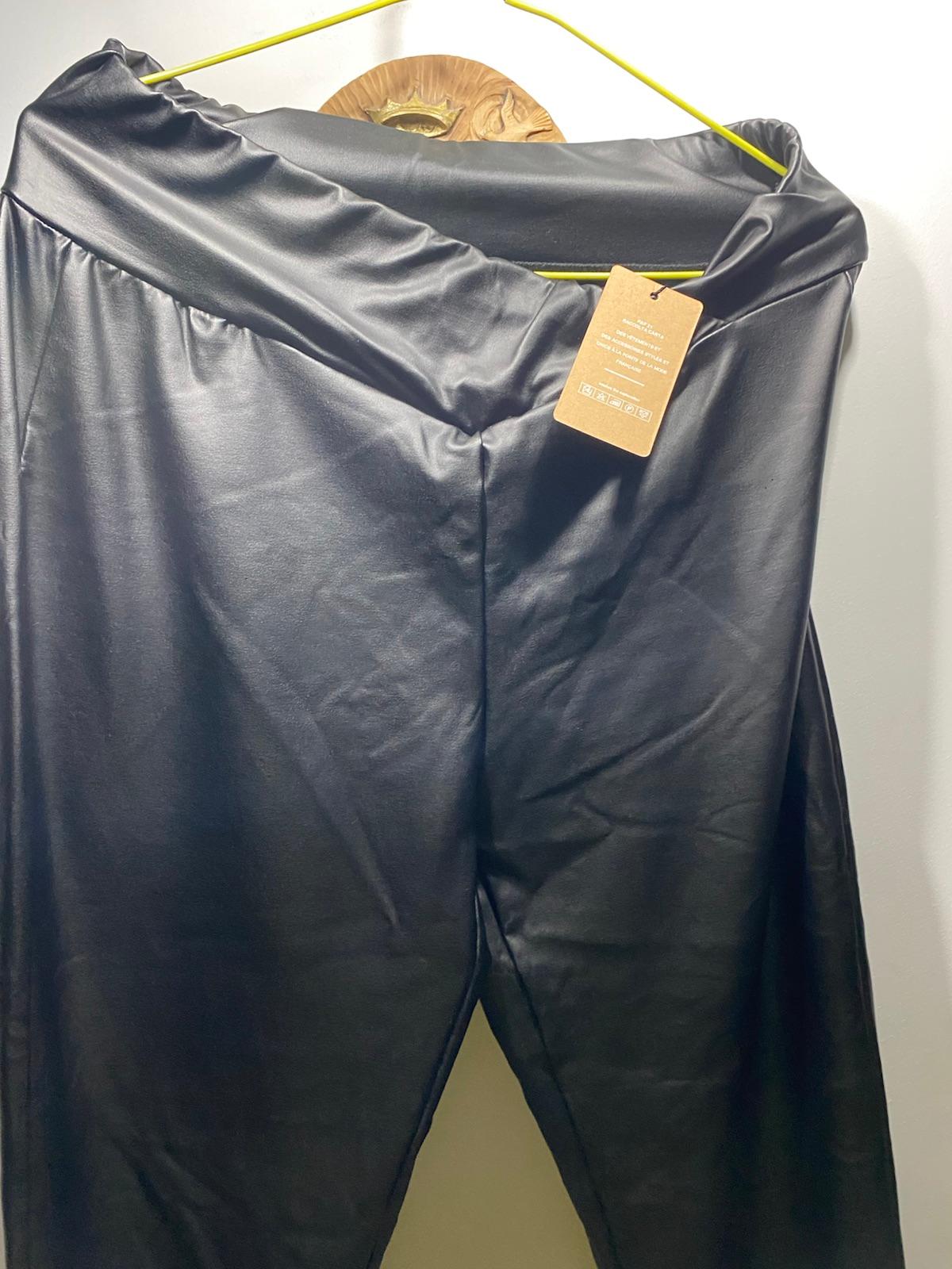 Pantalón efecto cuero negro, foto 2 de 3