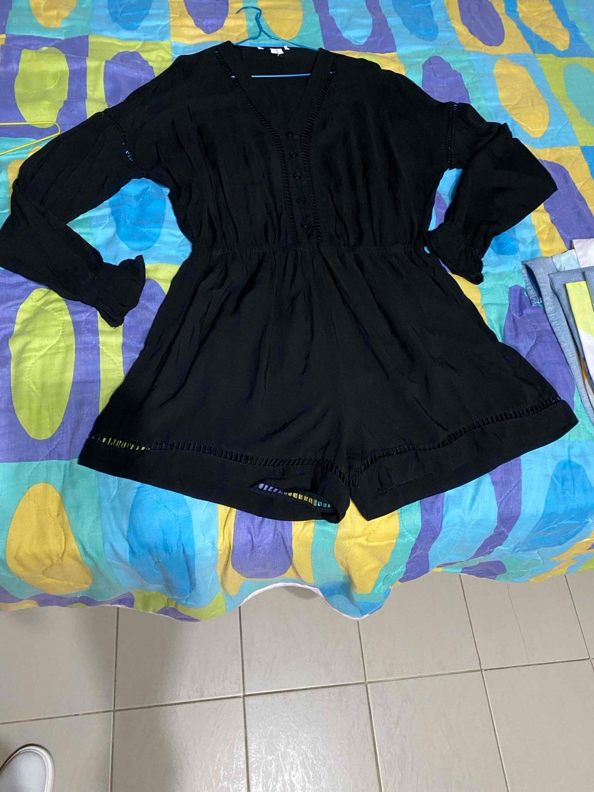 Mameluco o Romper Negro de Manga Larga, foto 3 de 3