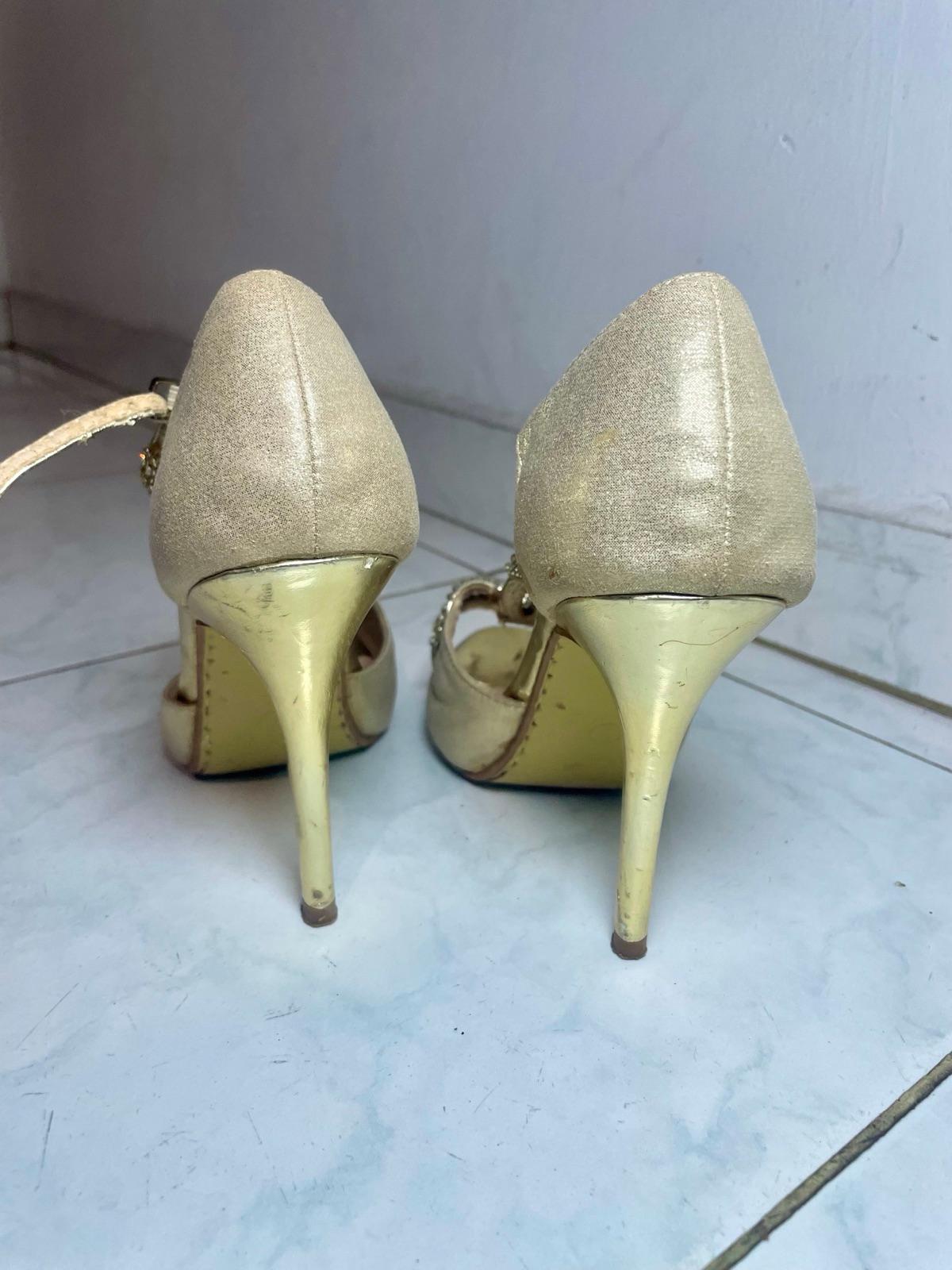 Zapatos de tacón alto dorados talla 37 con pedrería y tiras poco uso, foto 5 de 5