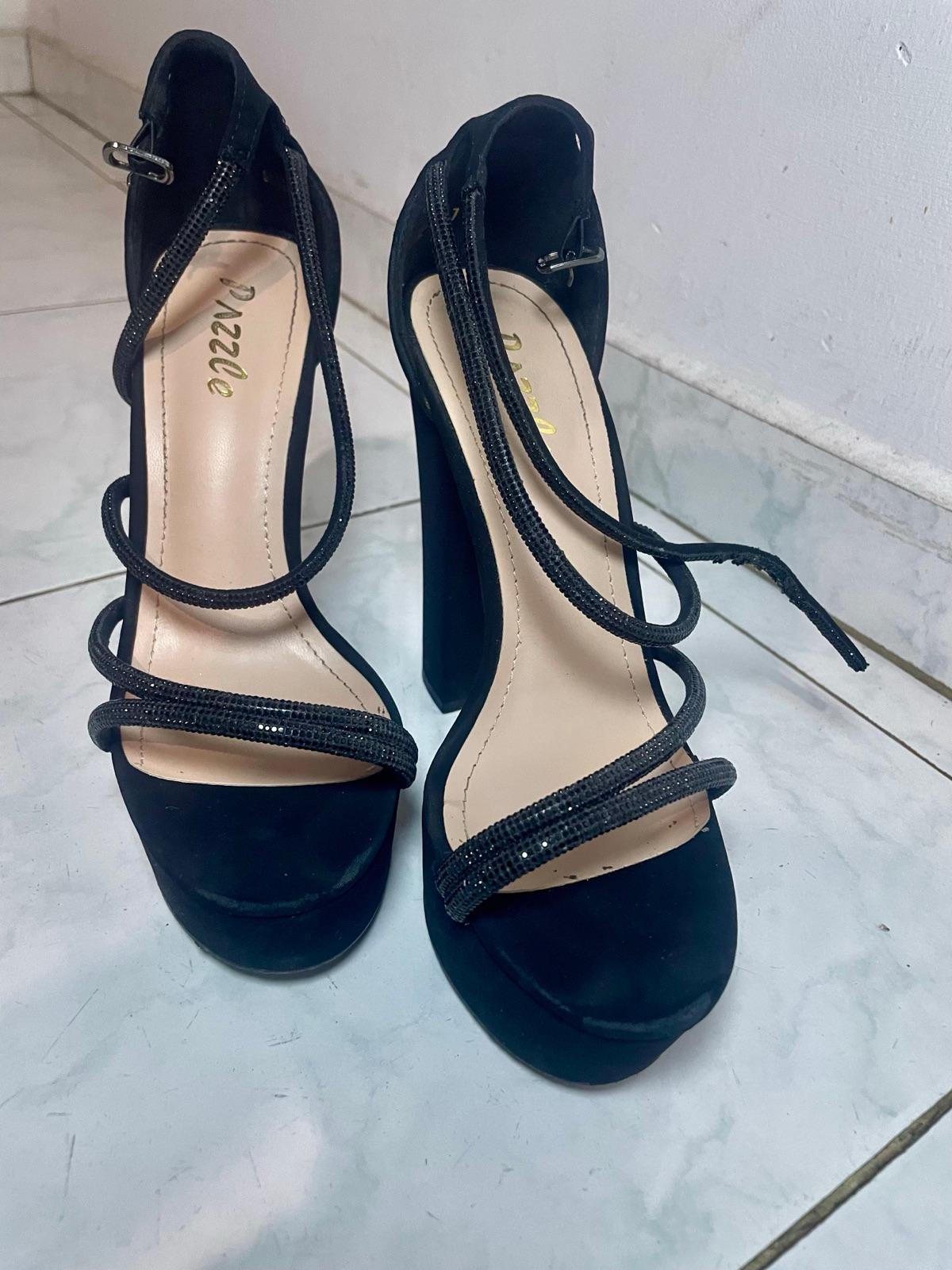 Zapatos de tacón alto talla 37 color negro con tiras brillantes, foto 2 de 5