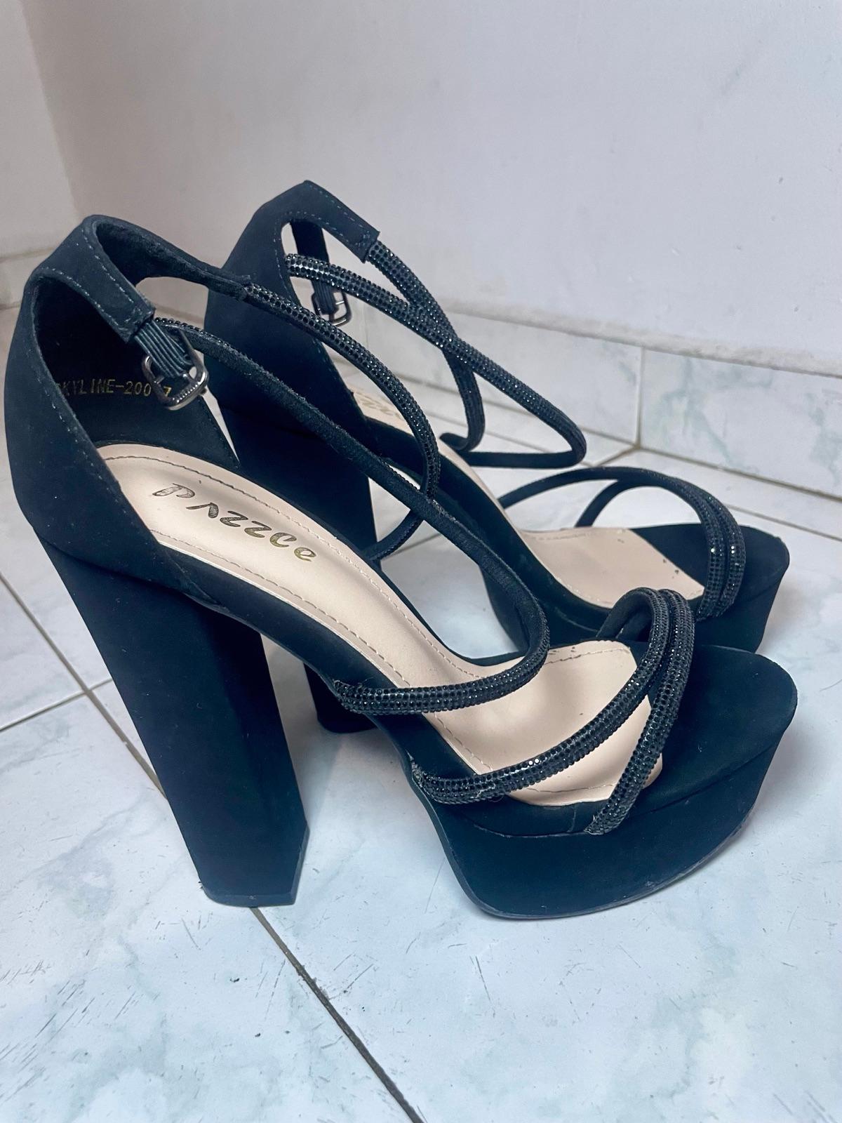 Zapatos de tacón alto talla 37 color negro con tiras brillantes, foto 3 de 5