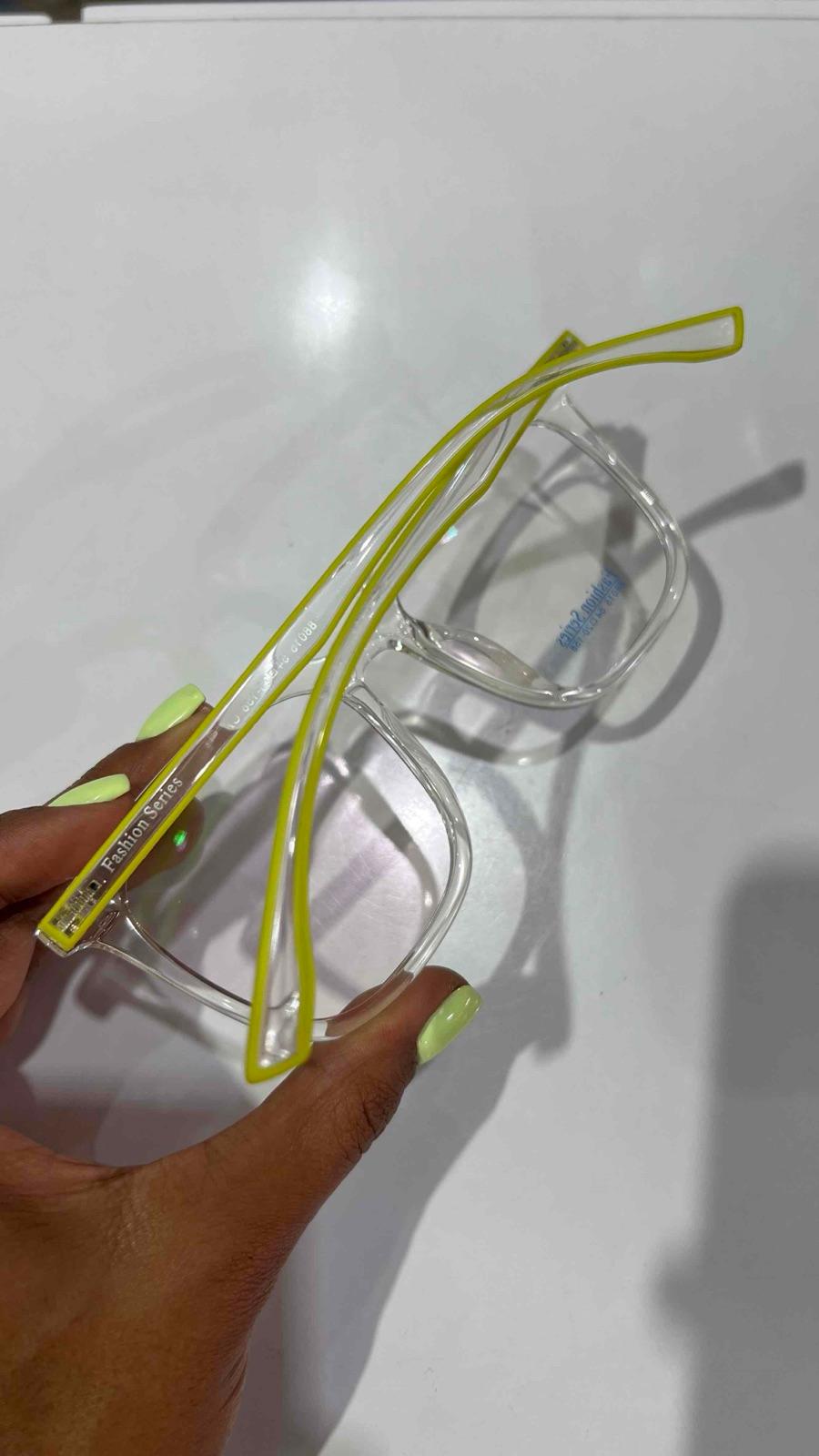 Lentes transparentes con montura cuadrada y patillas amarillas Fashion Series, foto 2 de 2