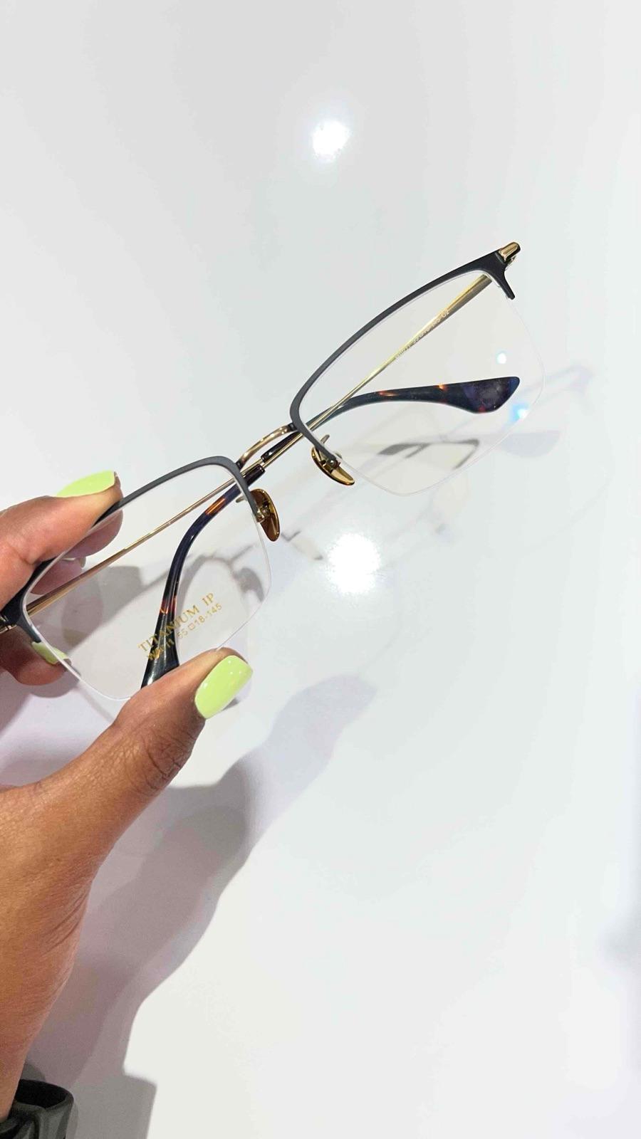 Lentes con montura semi al aire color carey y dorado, foto 1 de 2