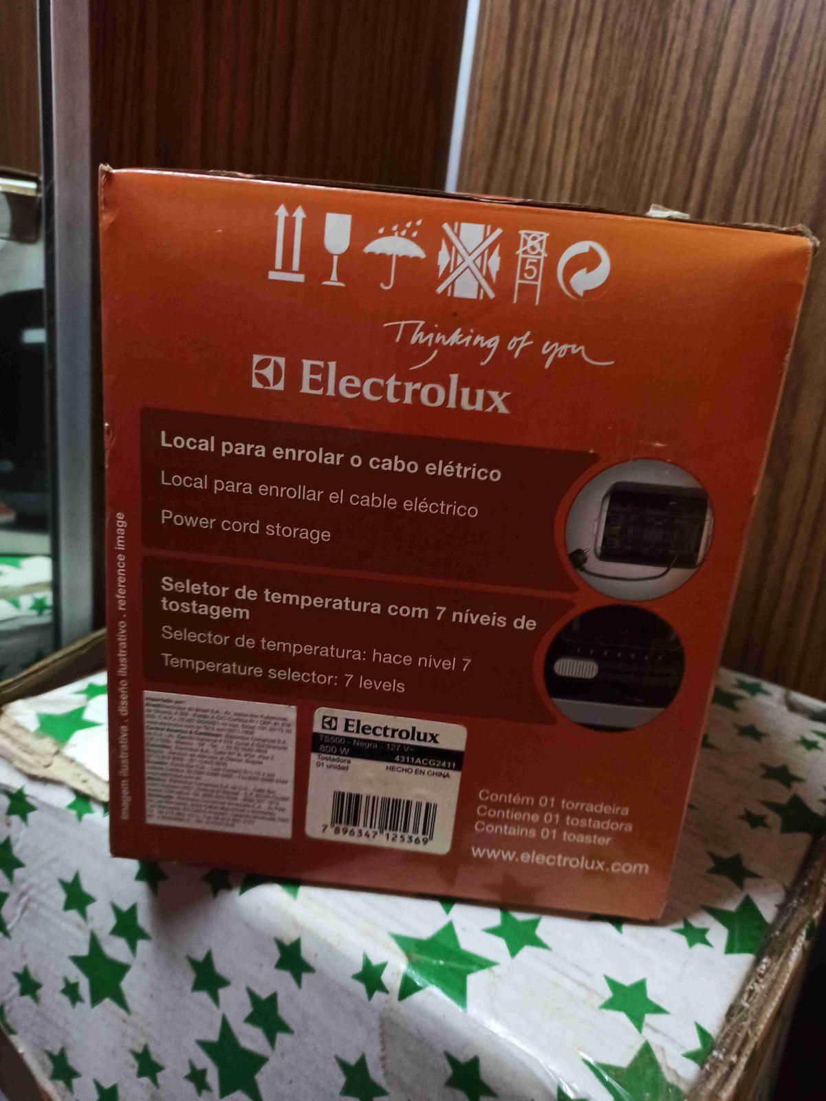 Tostadora Electrolux en caja, foto 2 de 2