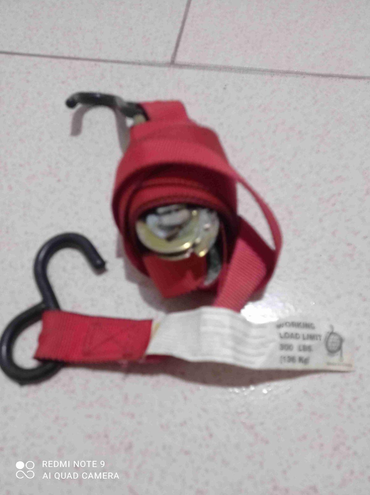 Cintas de amarre con carraca y ganchos rojos el par 12$, foto 2 de 3