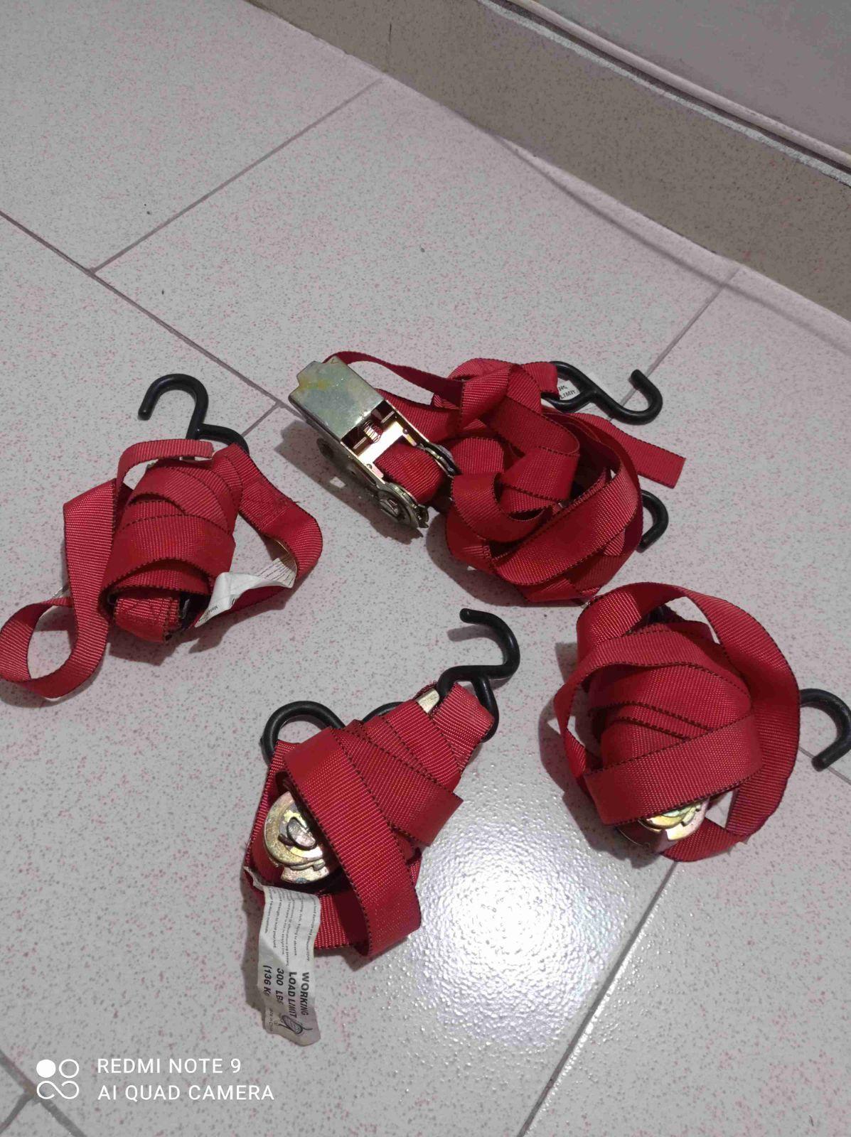 Cintas de amarre con carraca y ganchos rojos el par 12$, foto 3 de 3