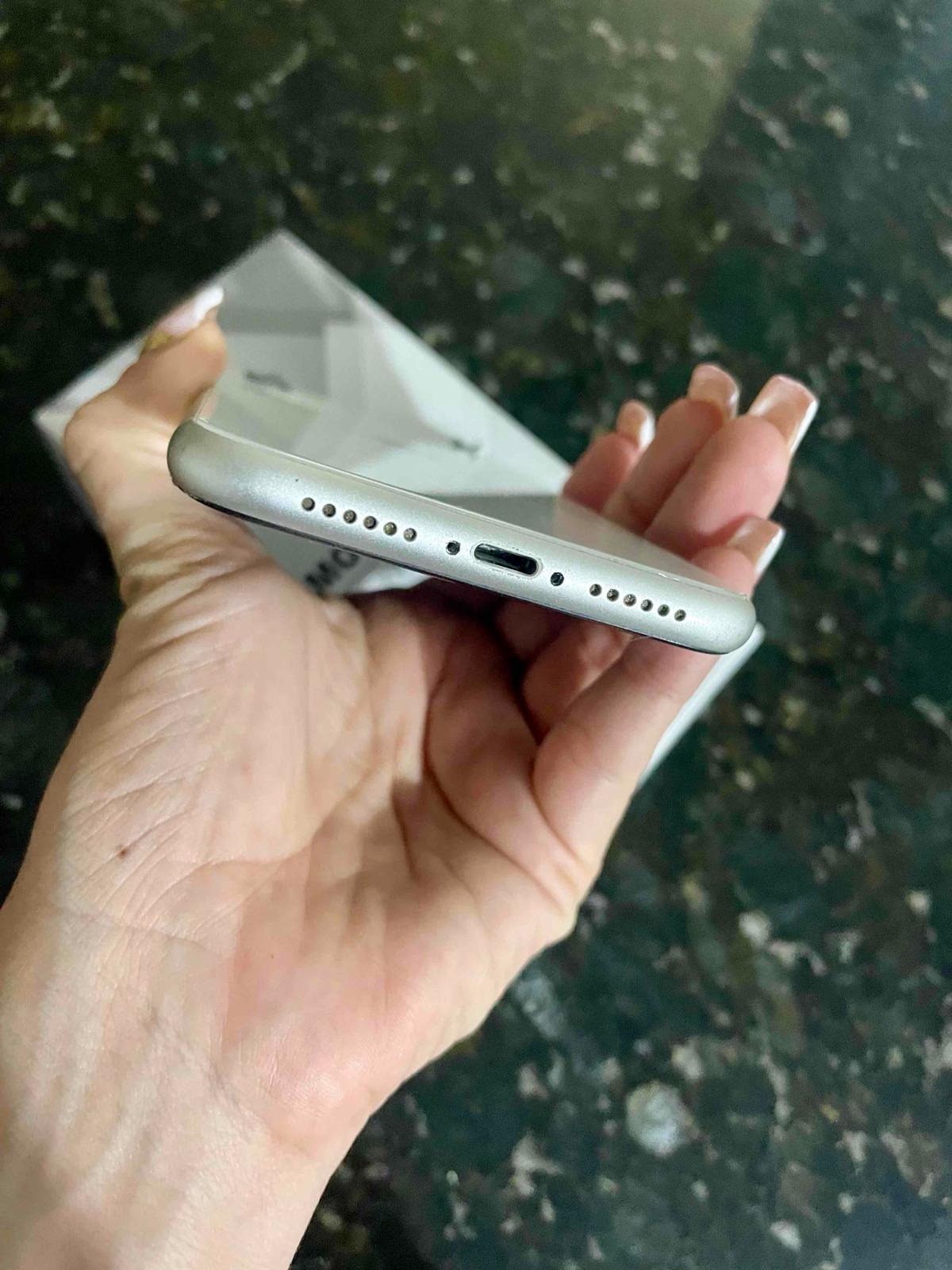 Celular Iphone 11 blanco excelentes condiciones 64 gb, foto 5 de 6