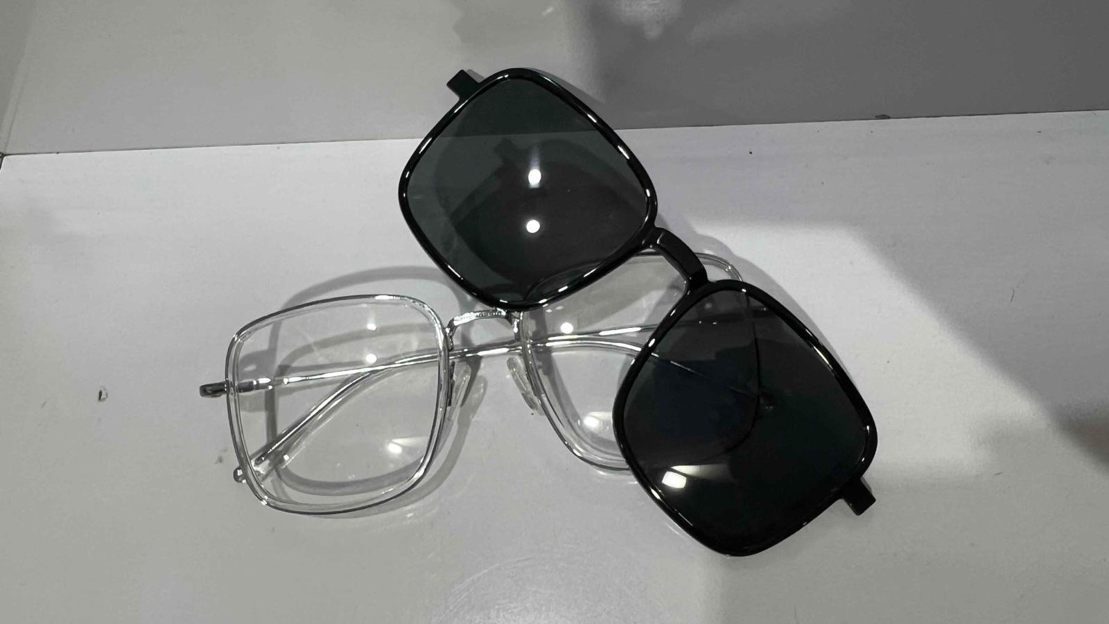 Lentes con montura y sobre lente clip de sol, foto 2 de 2