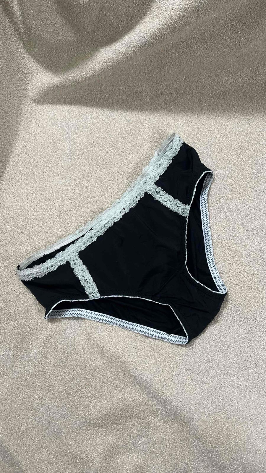 Panty negro con encaje celeste, foto 1 de 1