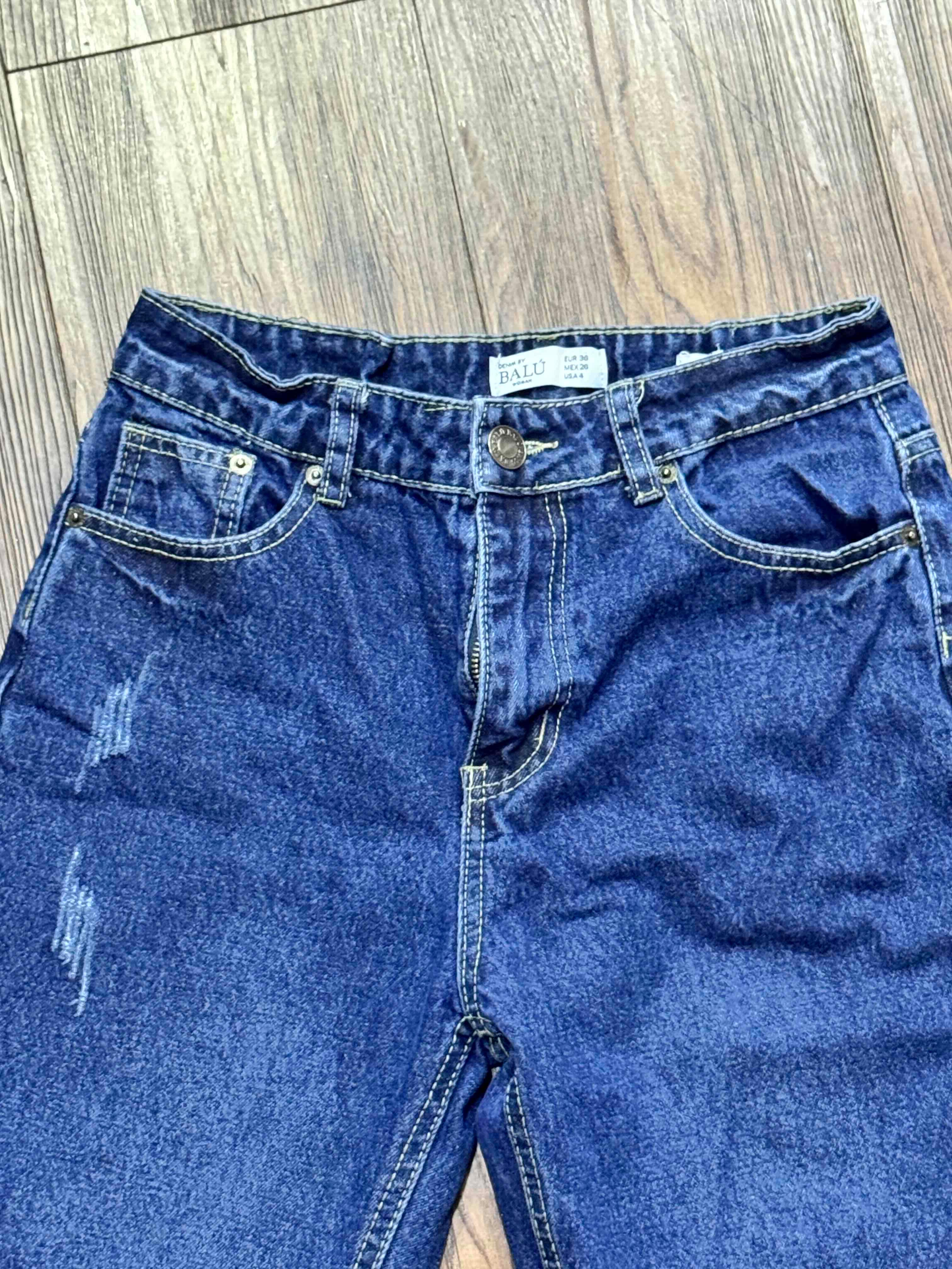 Jeans azul marino, foto 2 de 3
