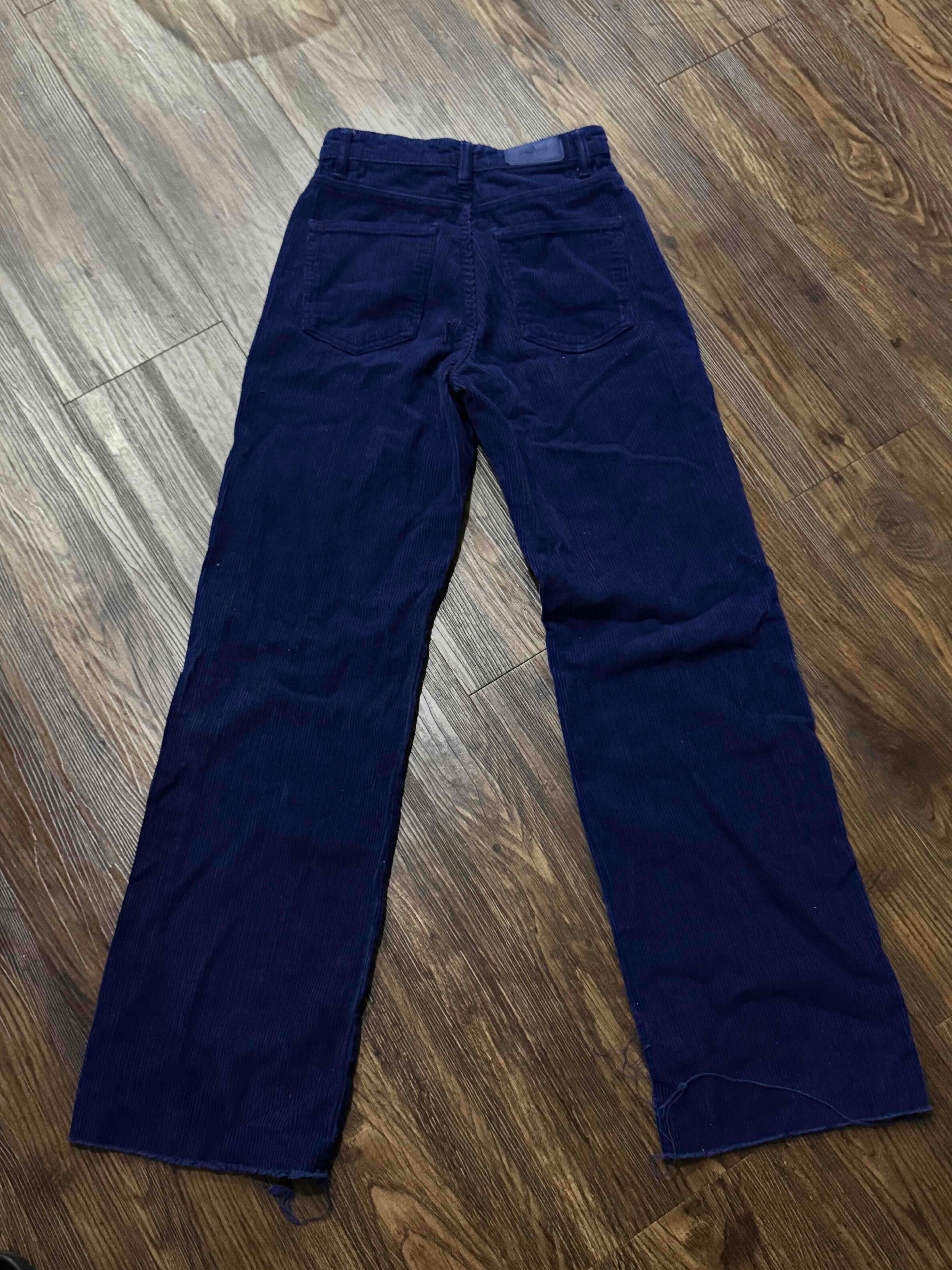 Pantalón azul marino, foto 2 de 3