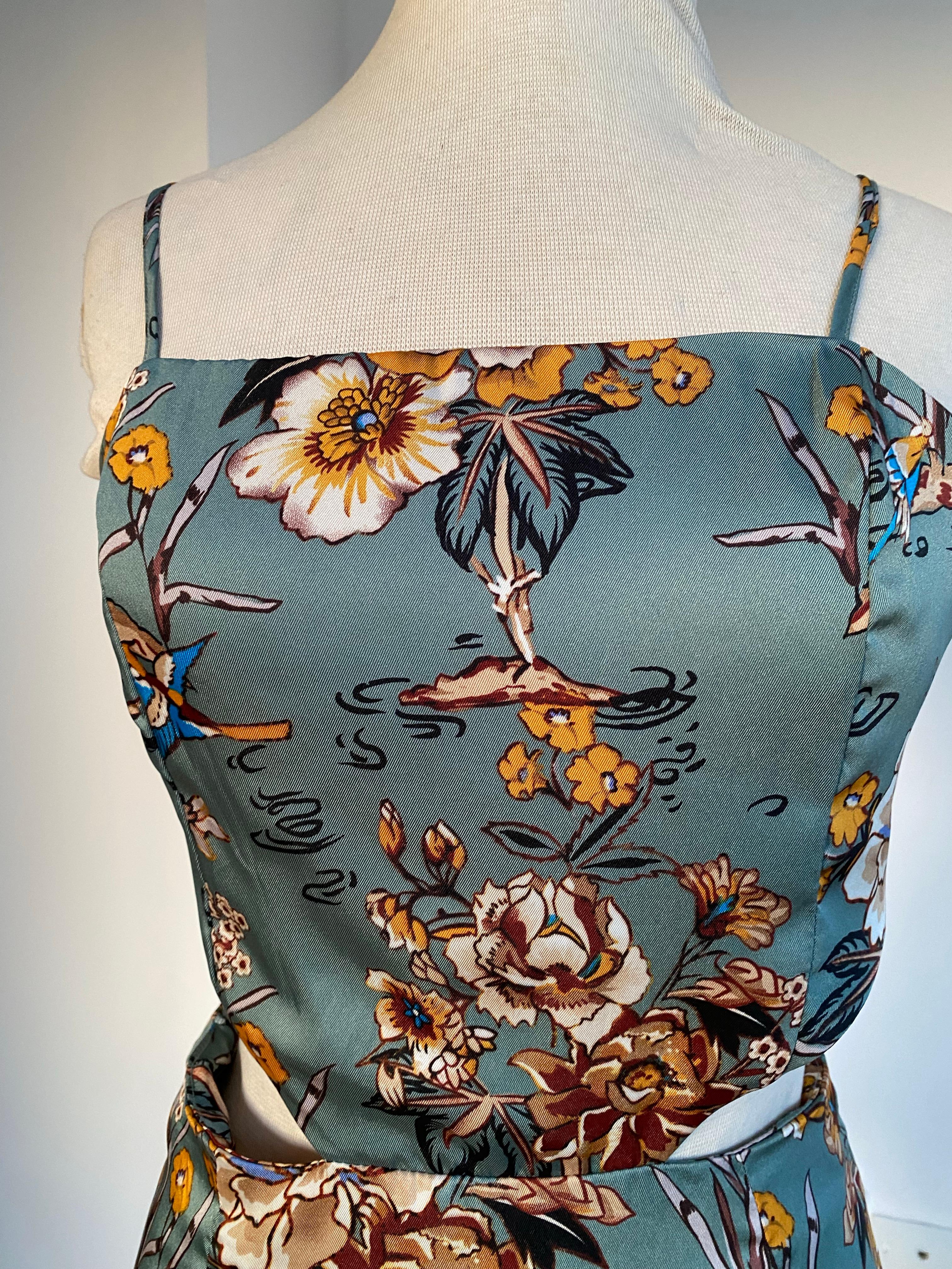 Vestido Asimétrico Satén Floral, foto 2 de 3