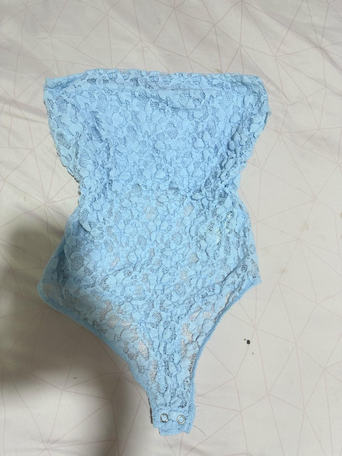 Body azul de encaje nuevo Bershka, foto 2 de 3