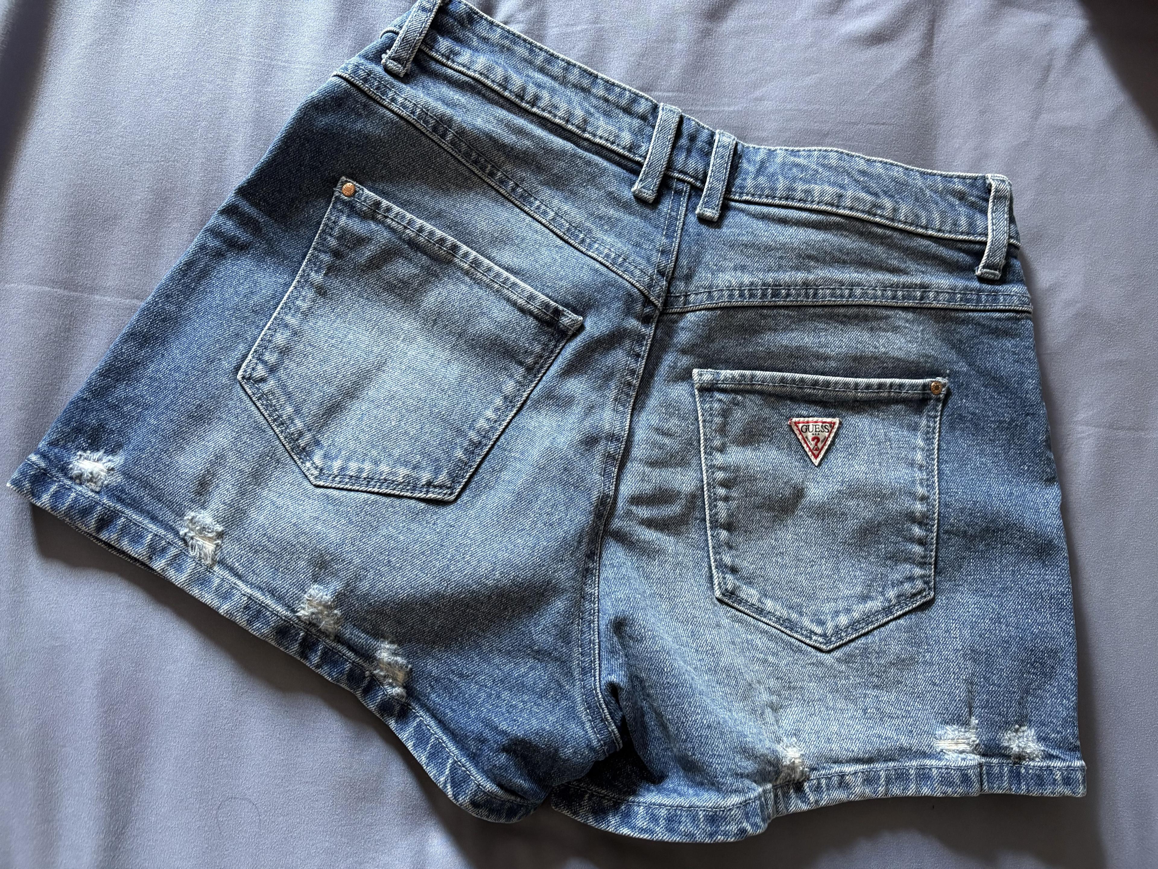 Short dama Guess, foto 3 de 4
