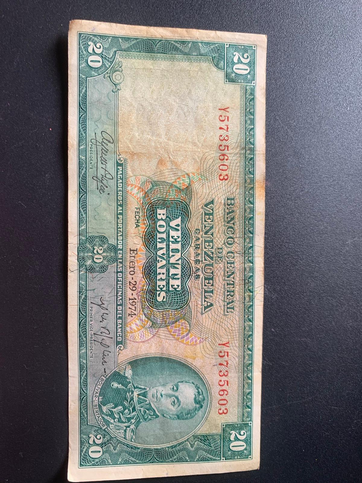 Billetes antiguos venezolanos de 10 y 20 bolívares, foto 4 de 4