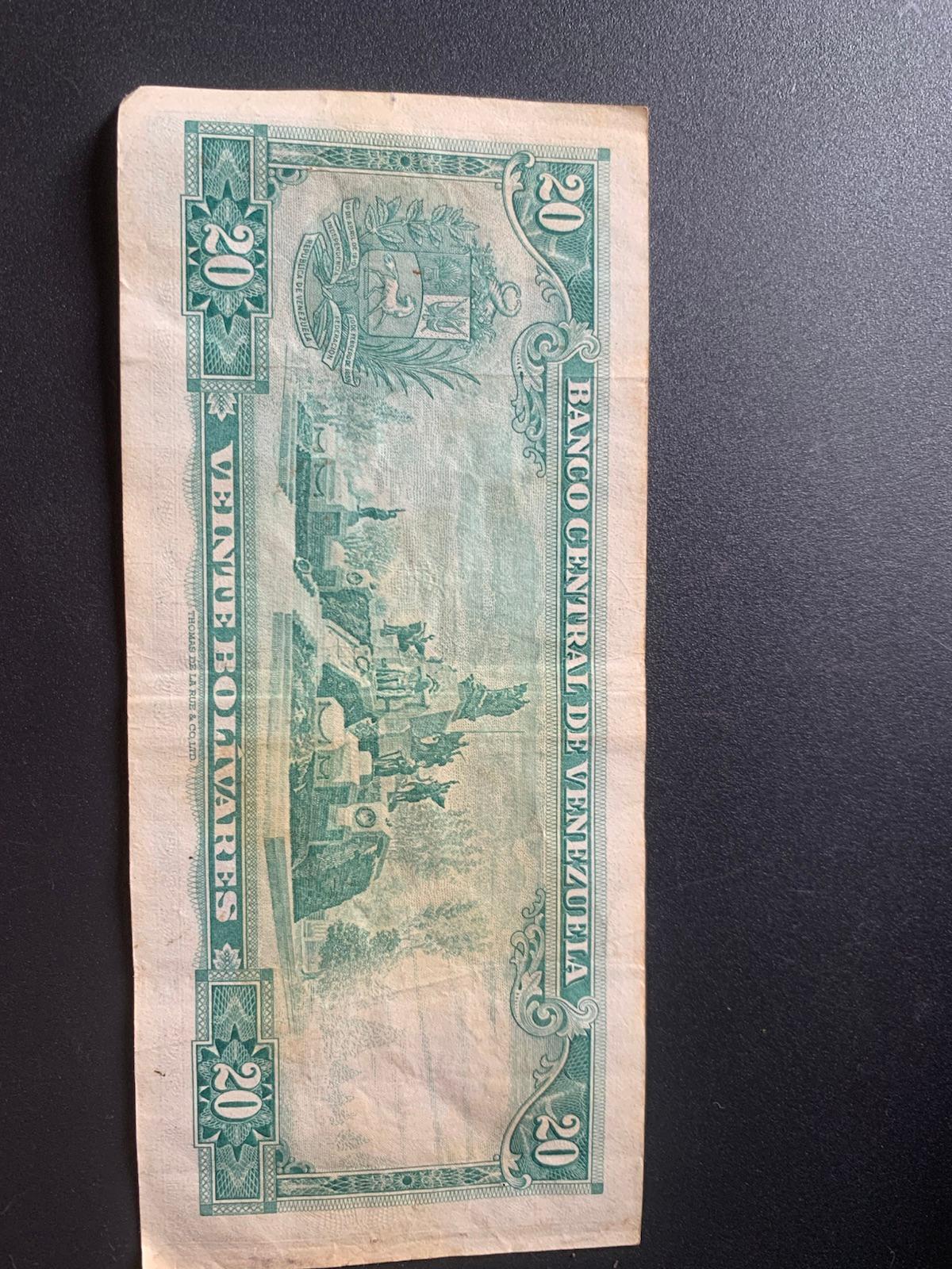 Billetes antiguos venezolanos de 10 y 20 bolívares, foto 3 de 4