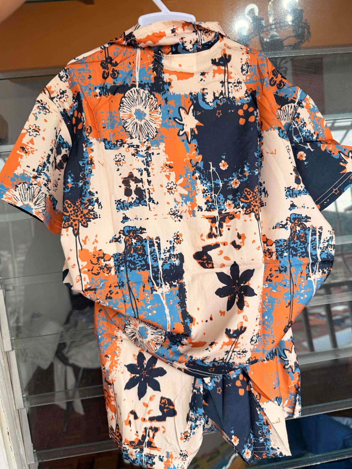 Conjunto de camisa y short estampado para niño, foto 2 de 3