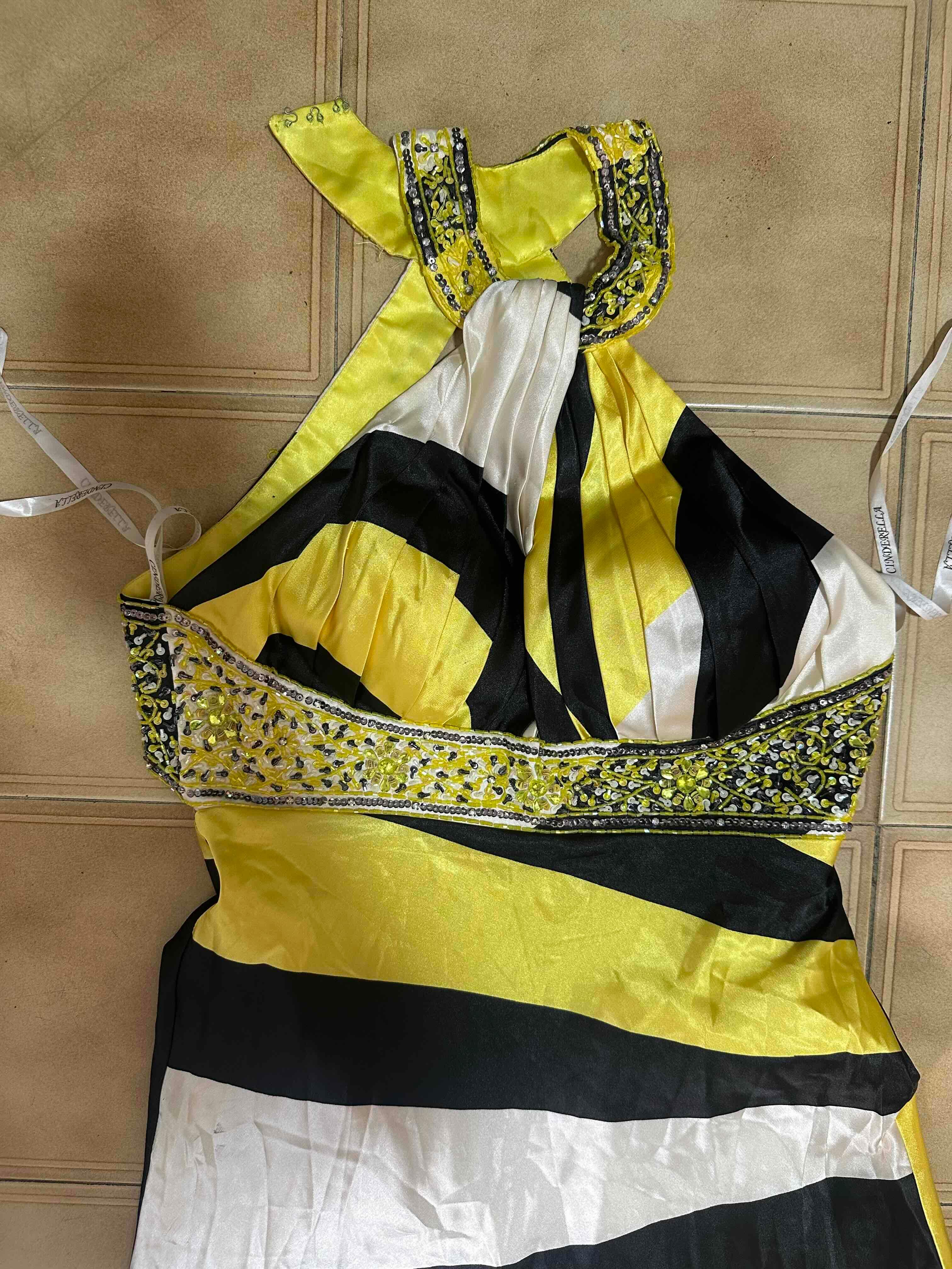 Vestido de Gala Amarillo, foto 2 de 3