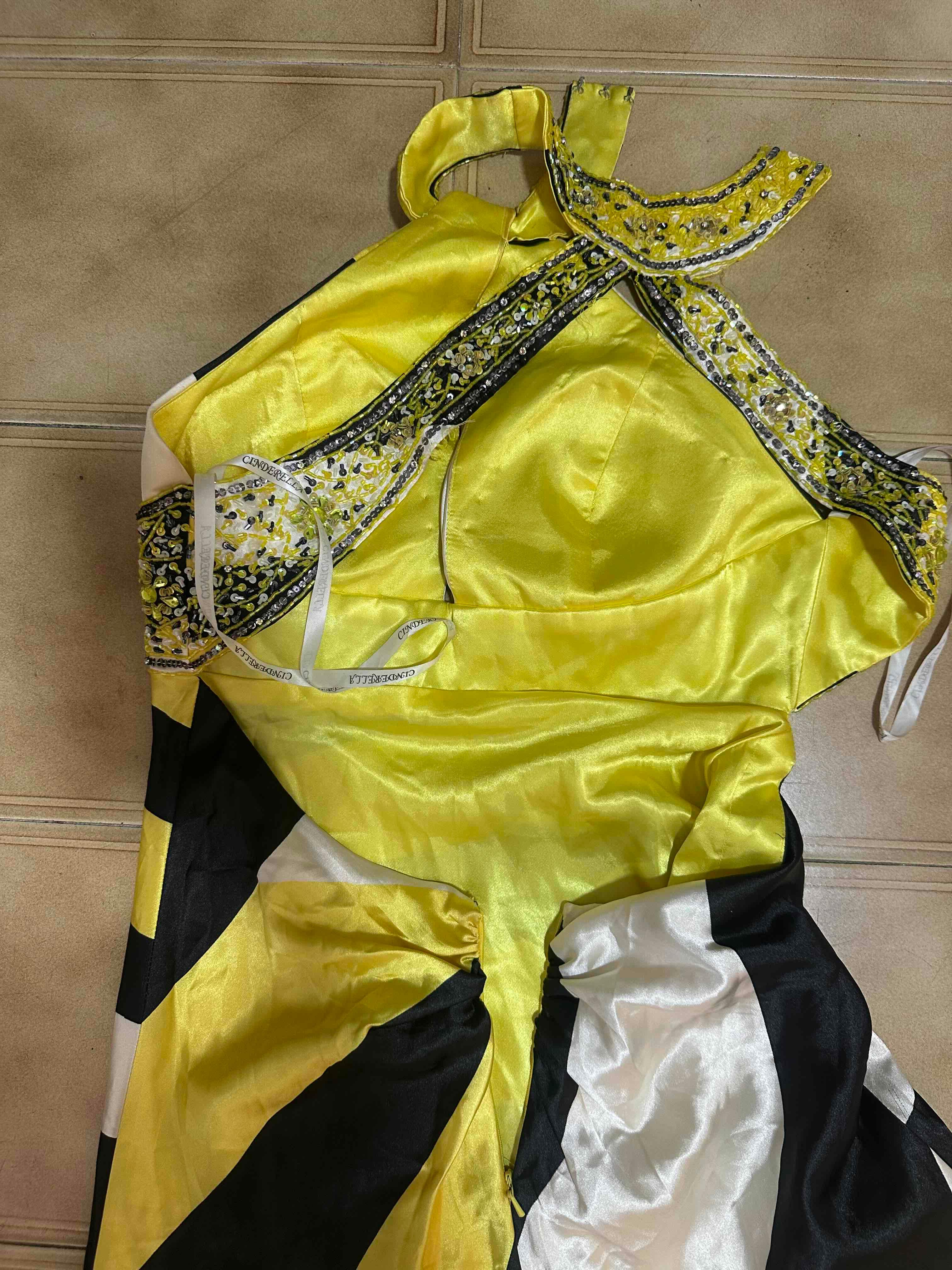 Vestido de Gala Amarillo, foto 3 de 3