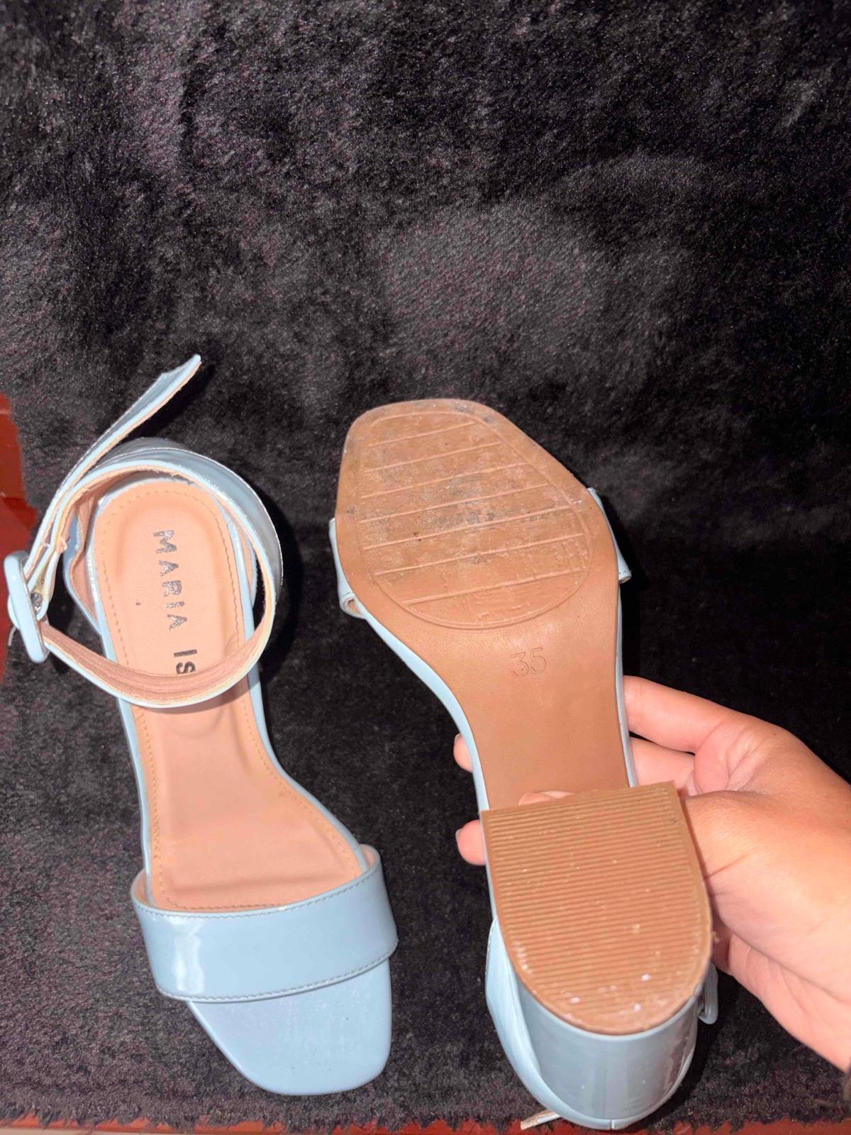 Tacones azules, foto 3 de 3