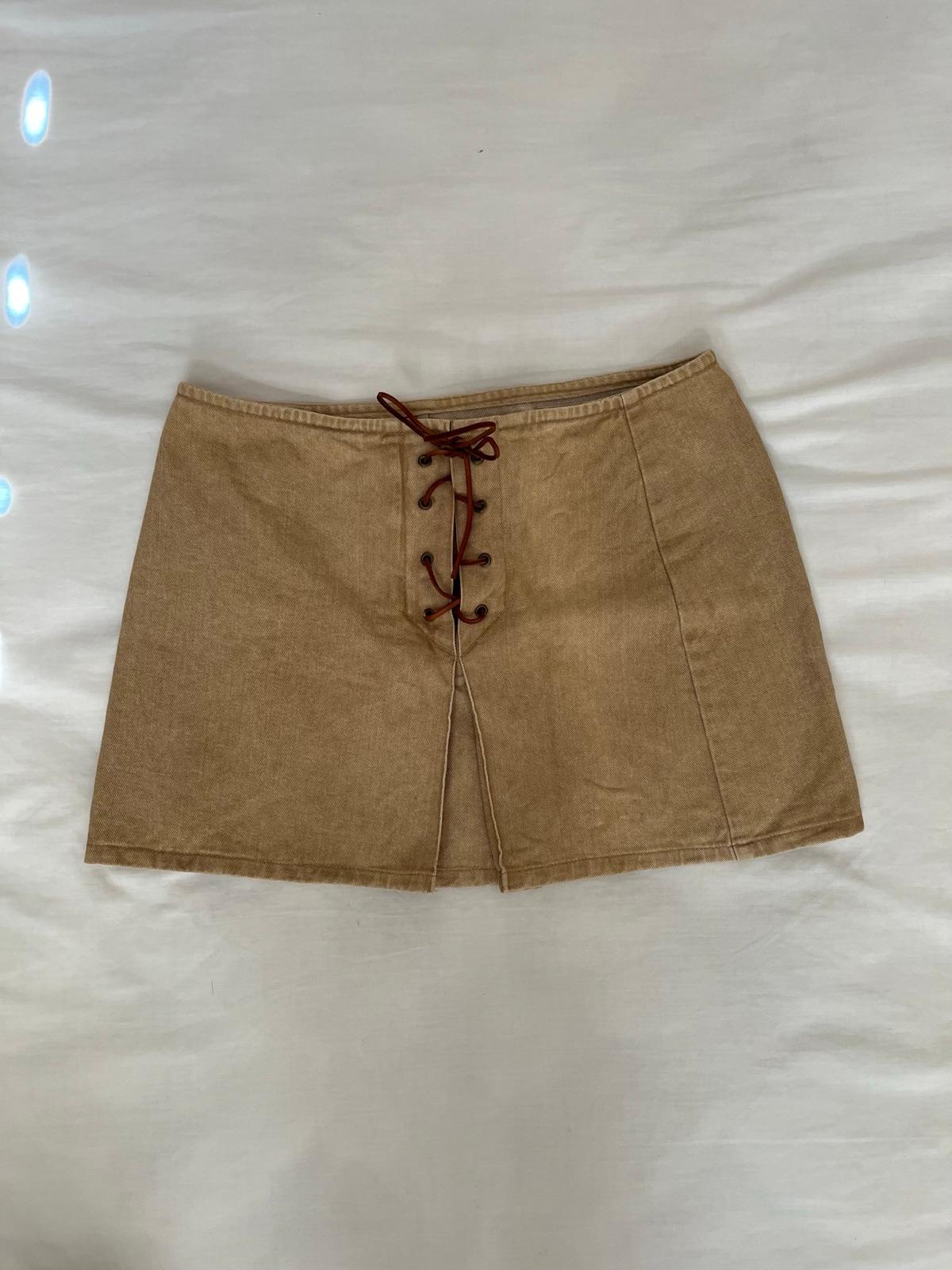 Minifalda marrón con cordones, foto 1 de 2