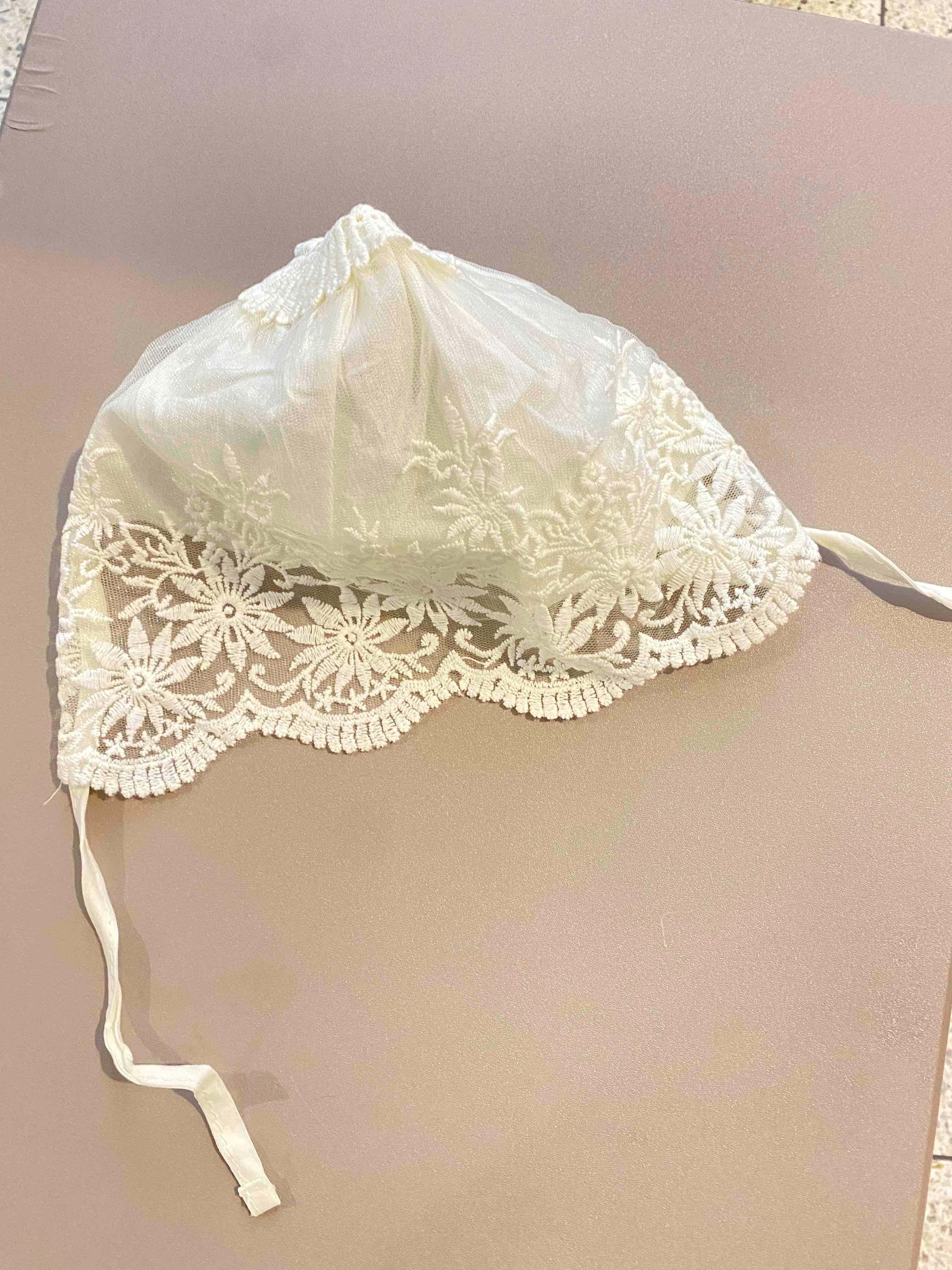 Gorrito para bautizo, foto 3 de 3