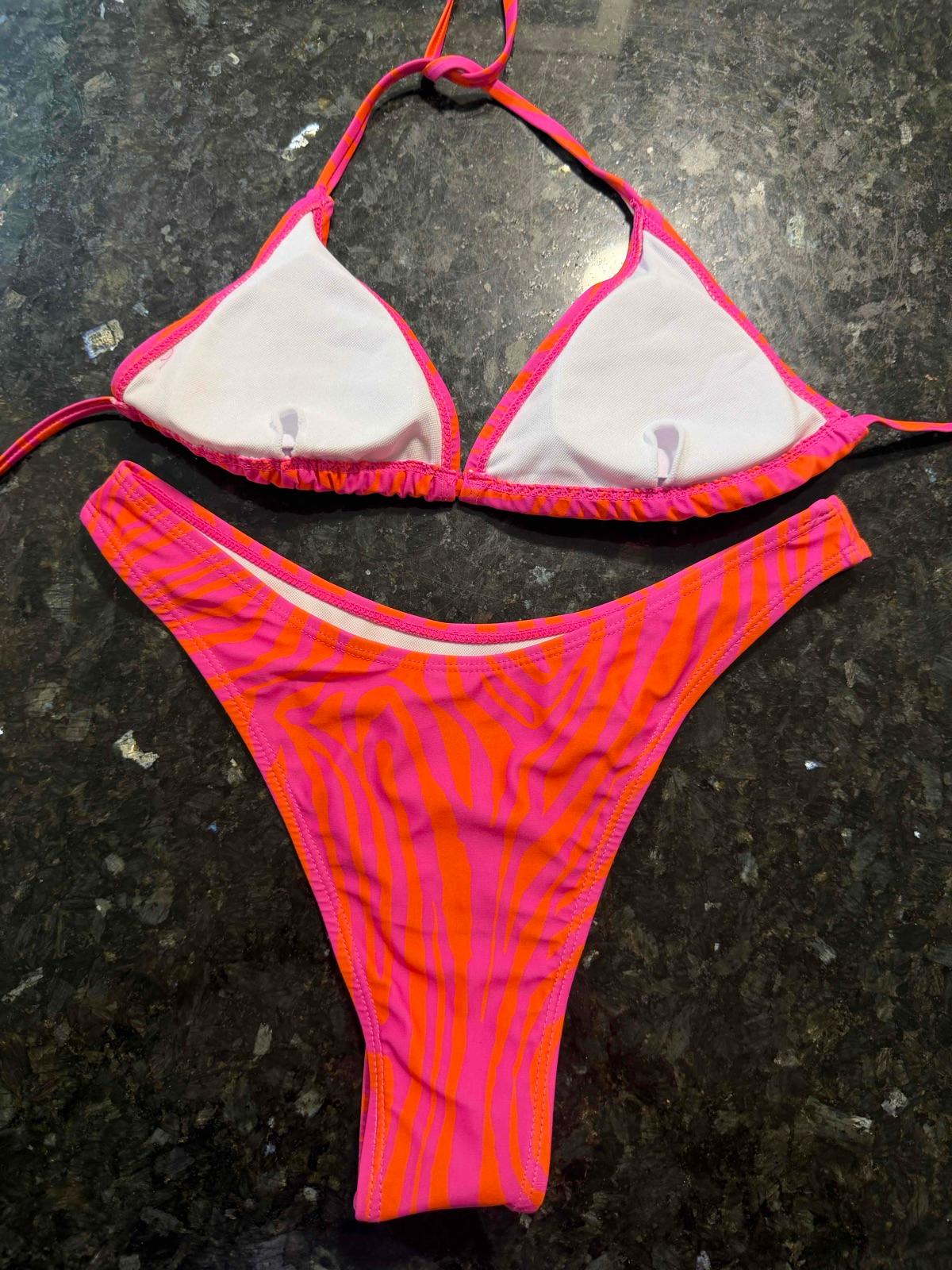 Conjunto de Baño de 3 Piezas Estampado (Bikini y Falda de Salida), foto 3 de 6