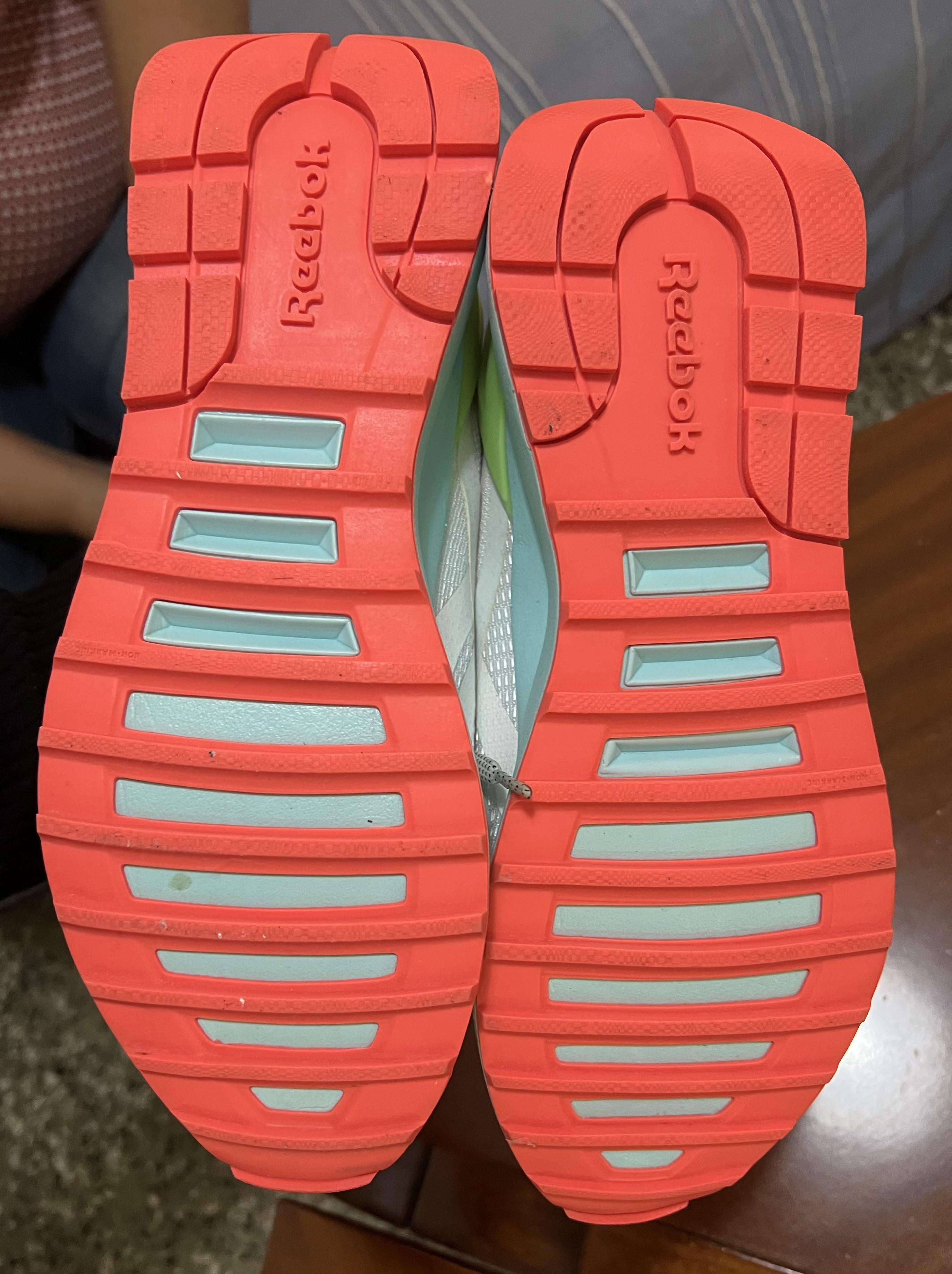 Zapatos deportivos Reebok poco uso casi nuevos, foto 4 de 5