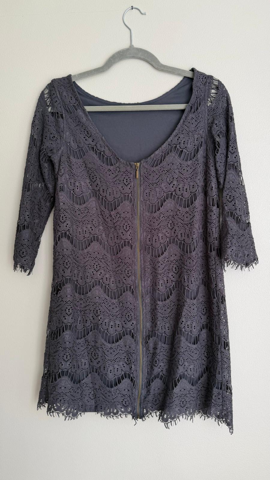 Vestido gris de encaje, foto 2 de 2