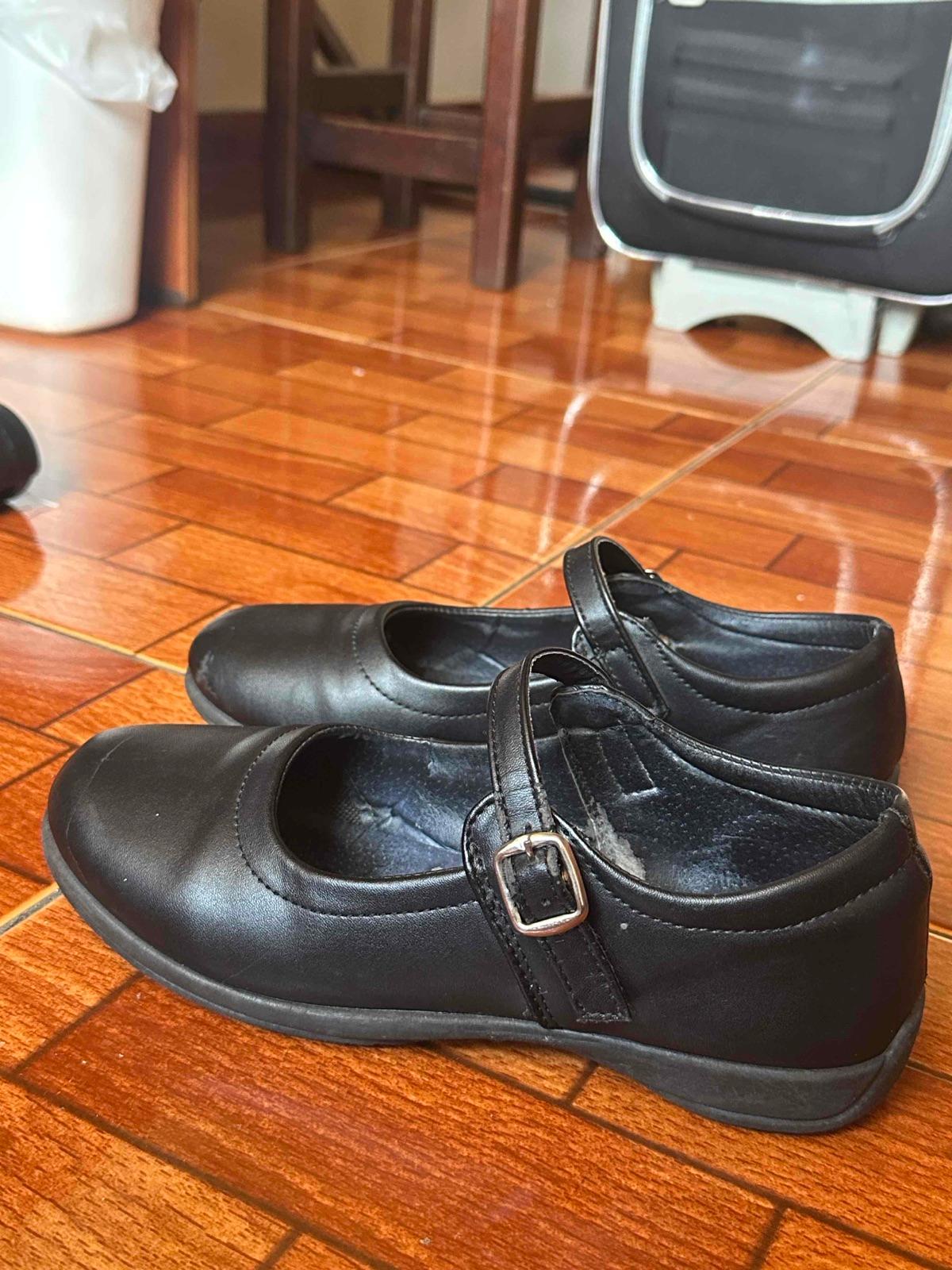 Zapatos escolares negros para niña, foto 3 de 6