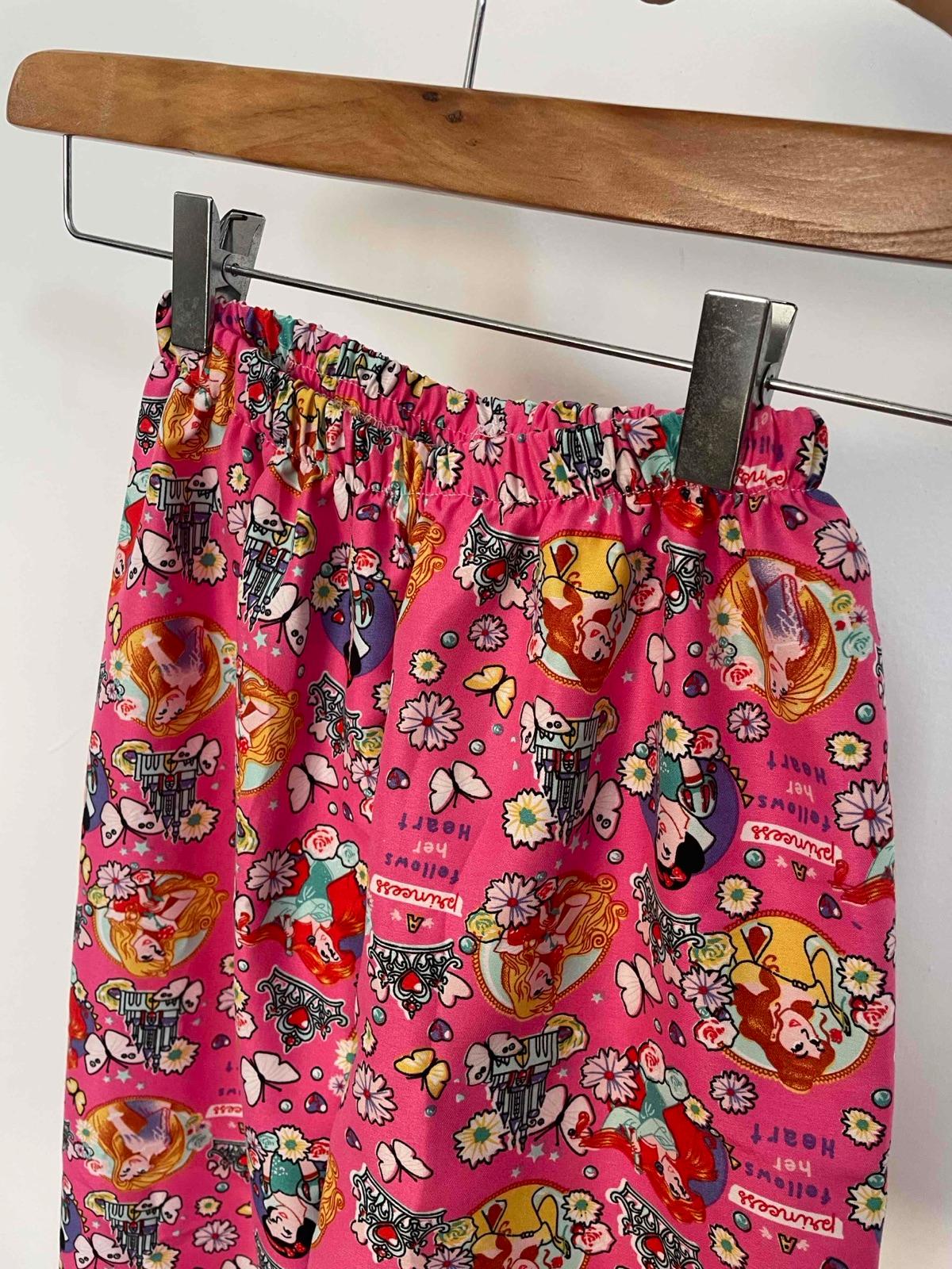 Mono pijama rosa estampado de niña, foto 2 de 3