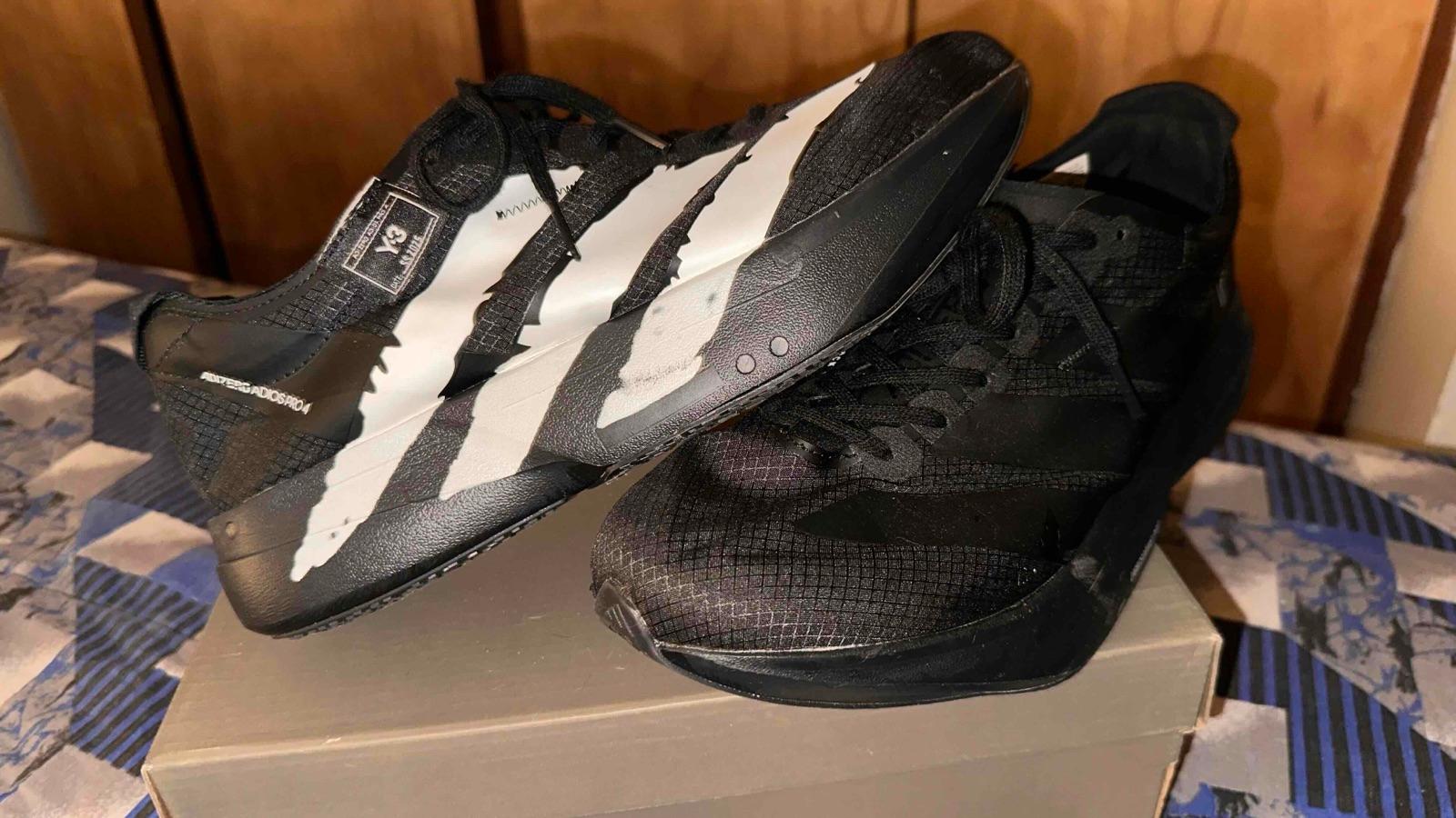 Zapatos deportivos negros Adidas Y-3, foto 2 de 5