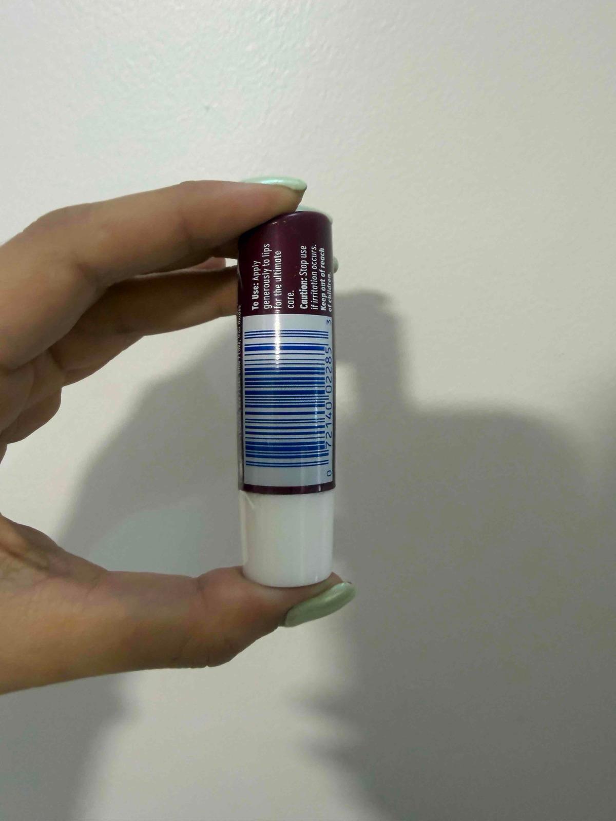 Bálsamo Labial Nivea Blackberry, foto 3 de 3