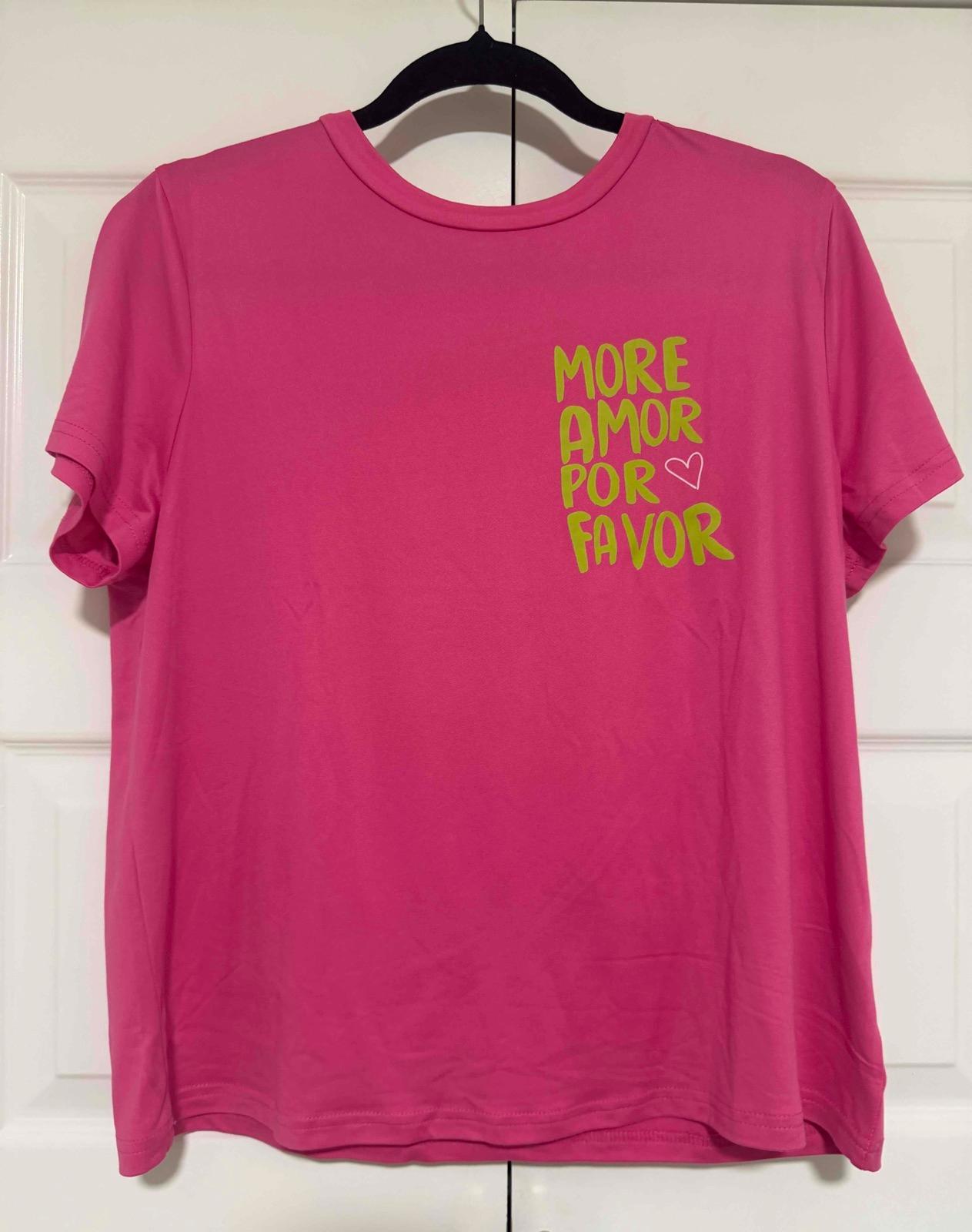 Camisa rosada con texto More Amor Por Favor, foto 1 de 4
